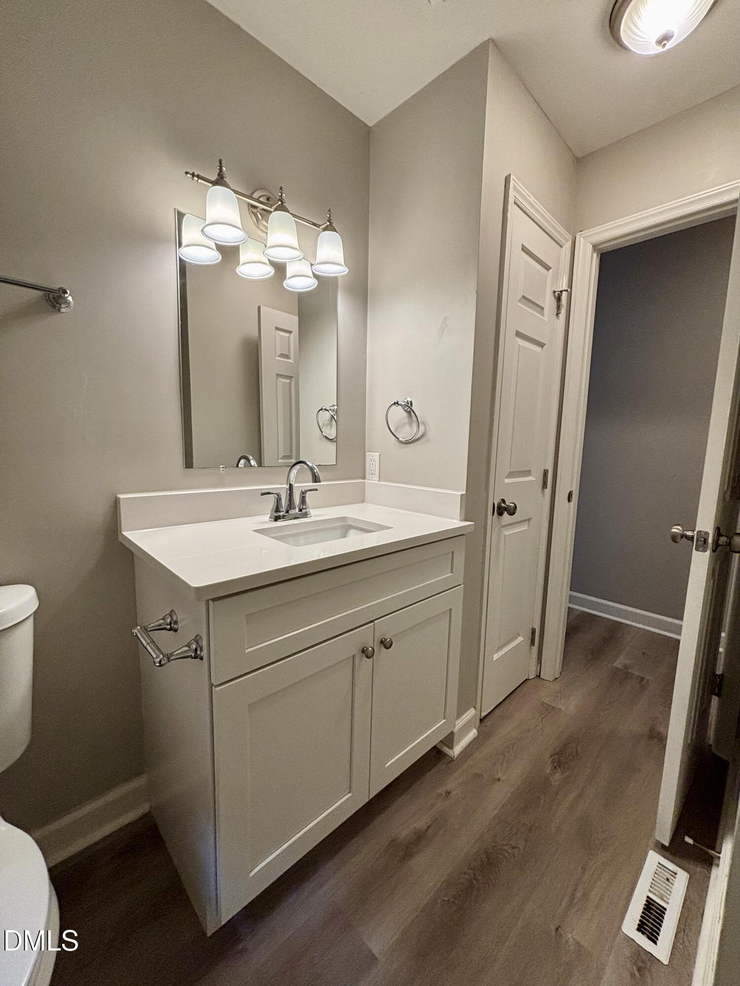 403 Durham Street Property Photo 5