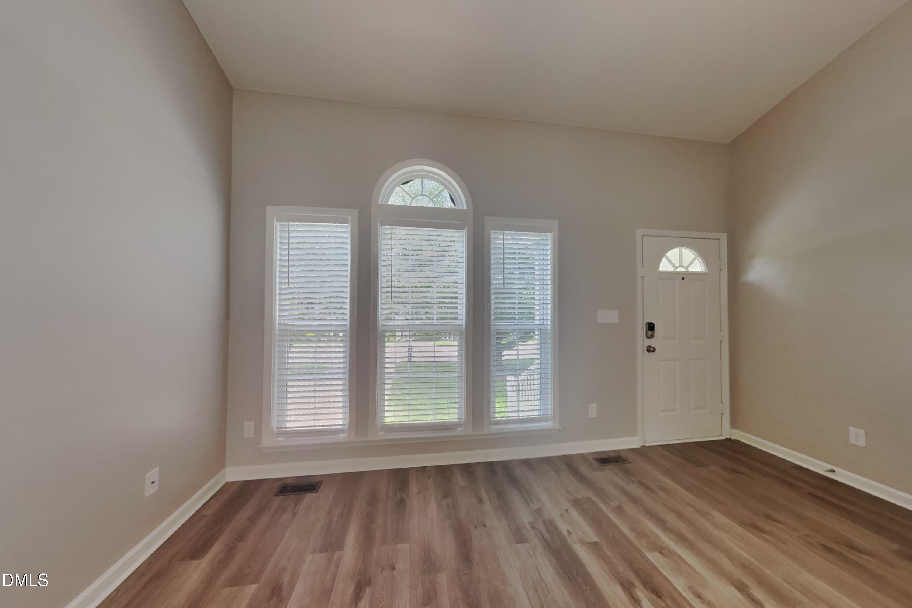305 Aqua Marine Lane Property Photo 2