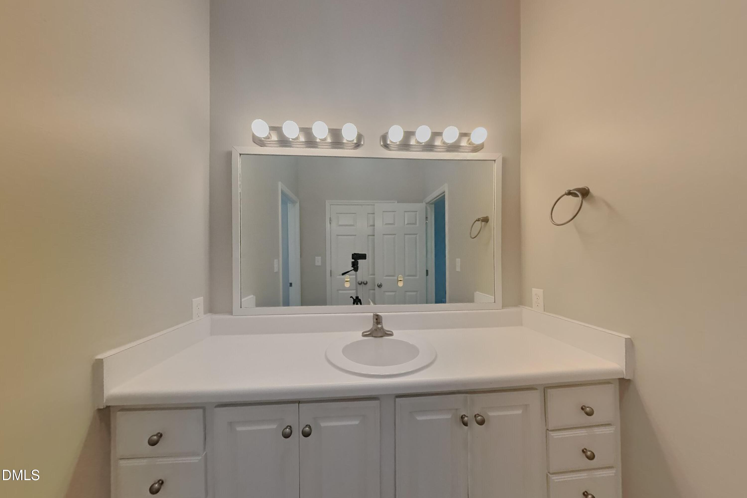 305 Aqua Marine Lane Property Photo 8