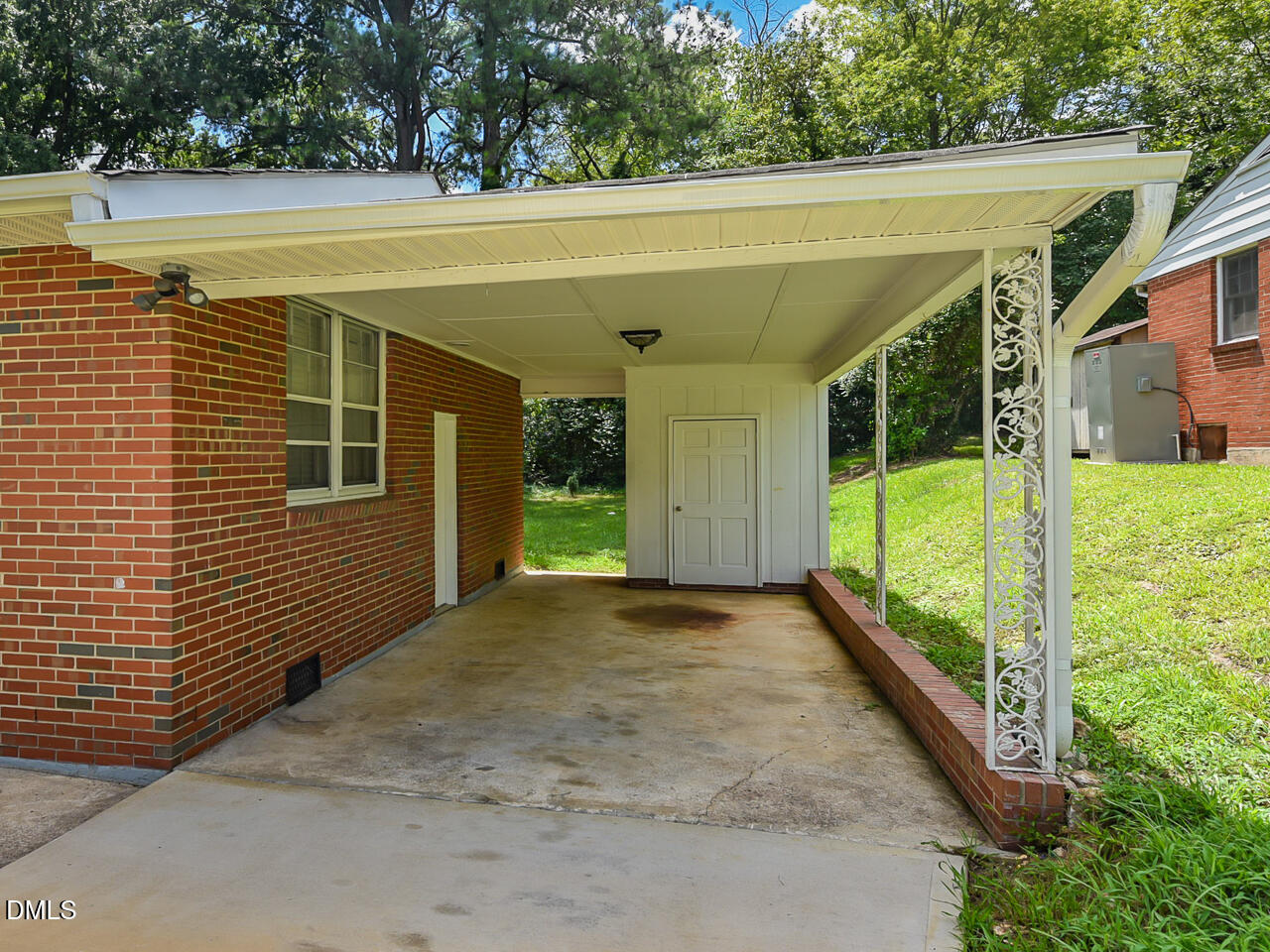 852 Hadley Road Property Photo 3