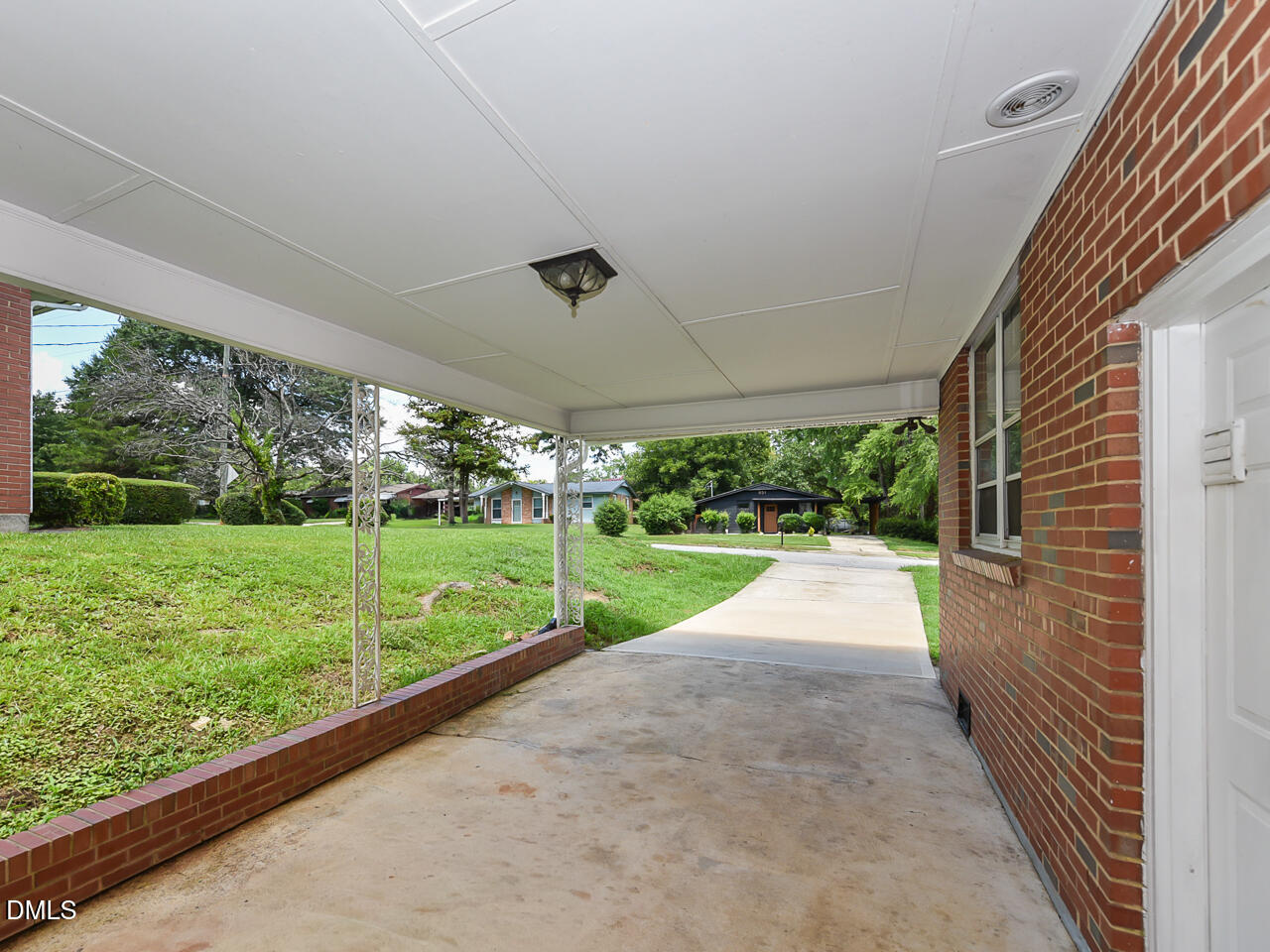 852 Hadley Road Property Photo 4