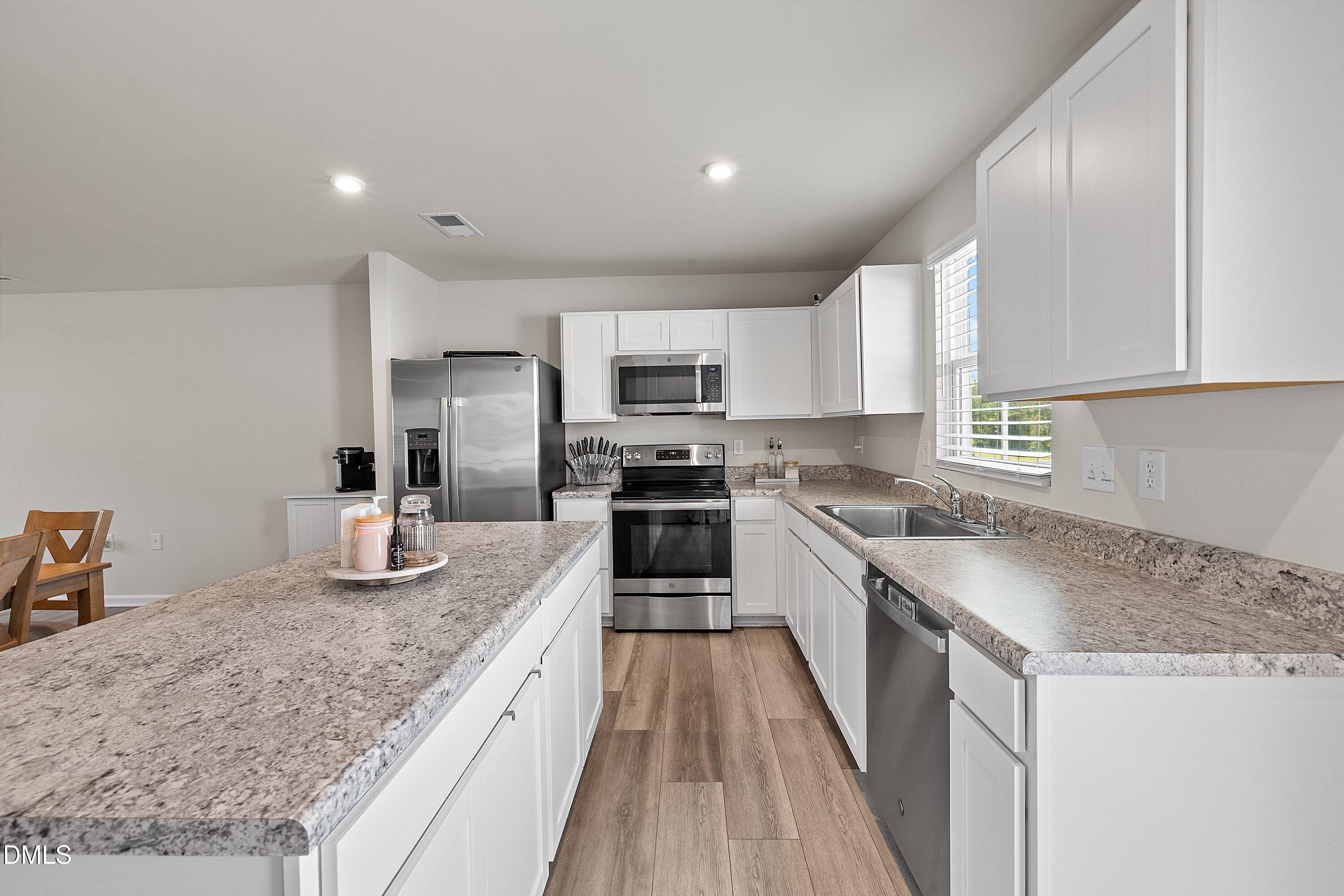 1007 Bent Willow Drive Property Photo 12