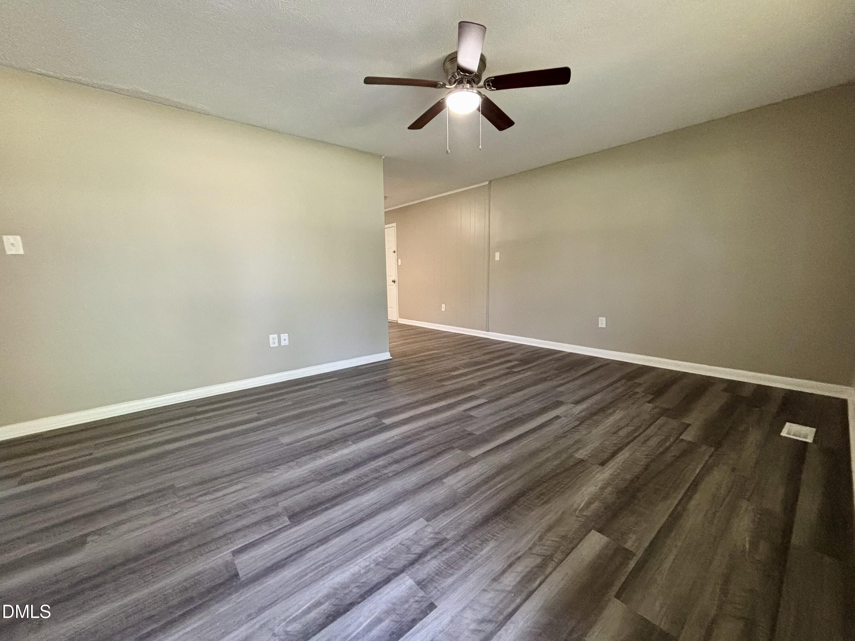 231 Pineland Avenue Property Photo 2