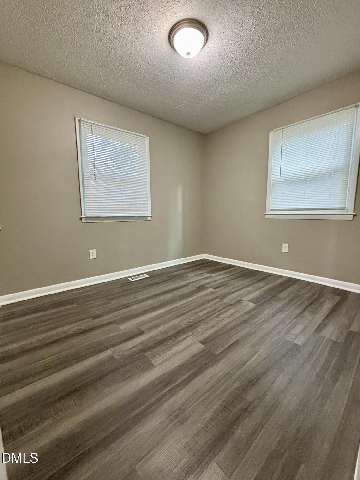231 Pineland Avenue Property Photo 4