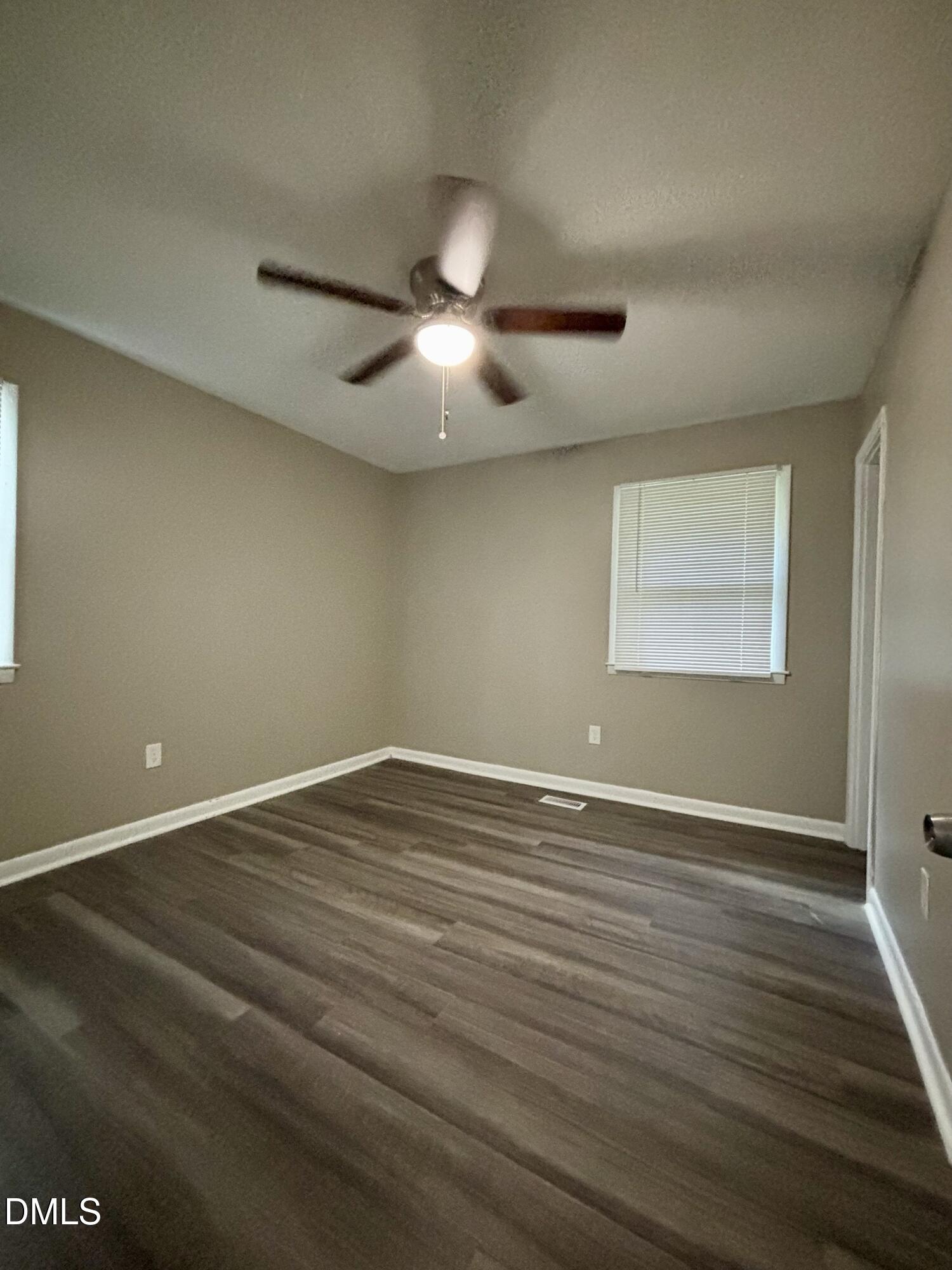 231 Pineland Avenue Property Photo 6