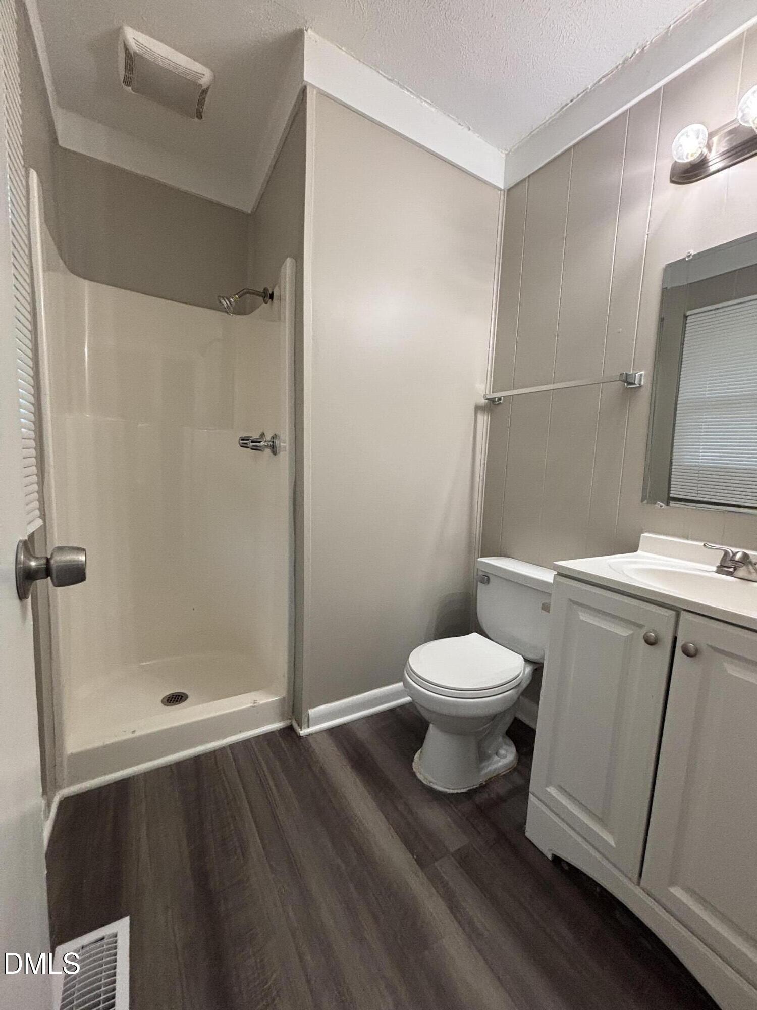 231 Pineland Avenue Property Photo 7