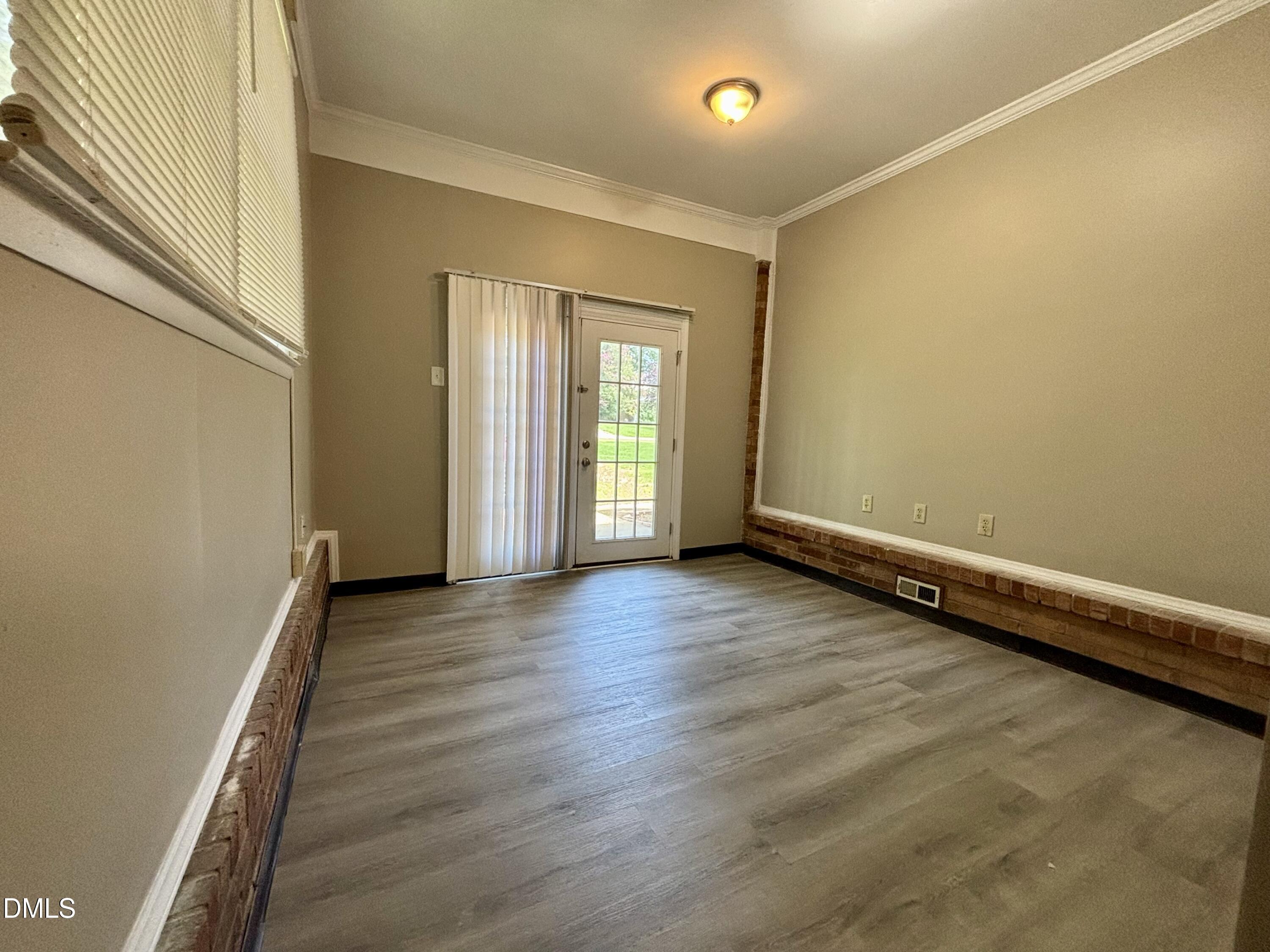 231 Pineland Avenue Property Photo 8