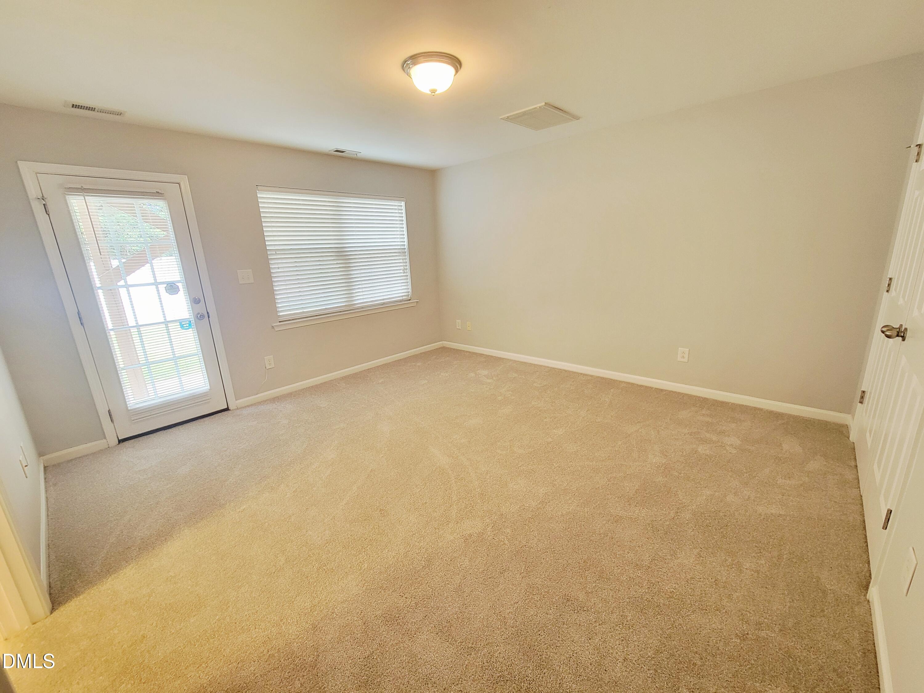 8827 Thornton Town Place Property Photo 5