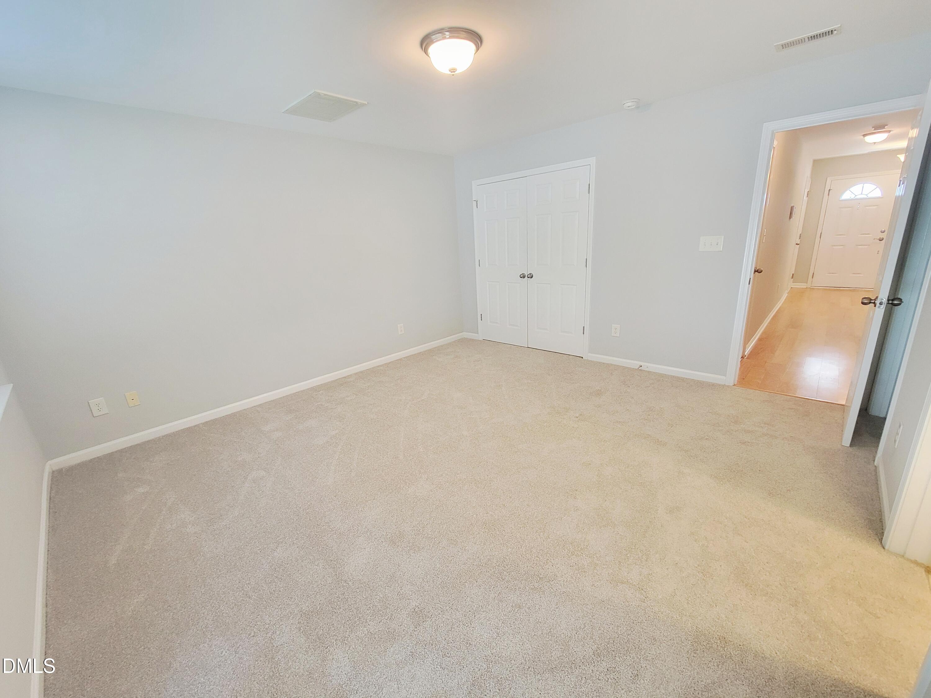 8827 Thornton Town Place Property Photo 6