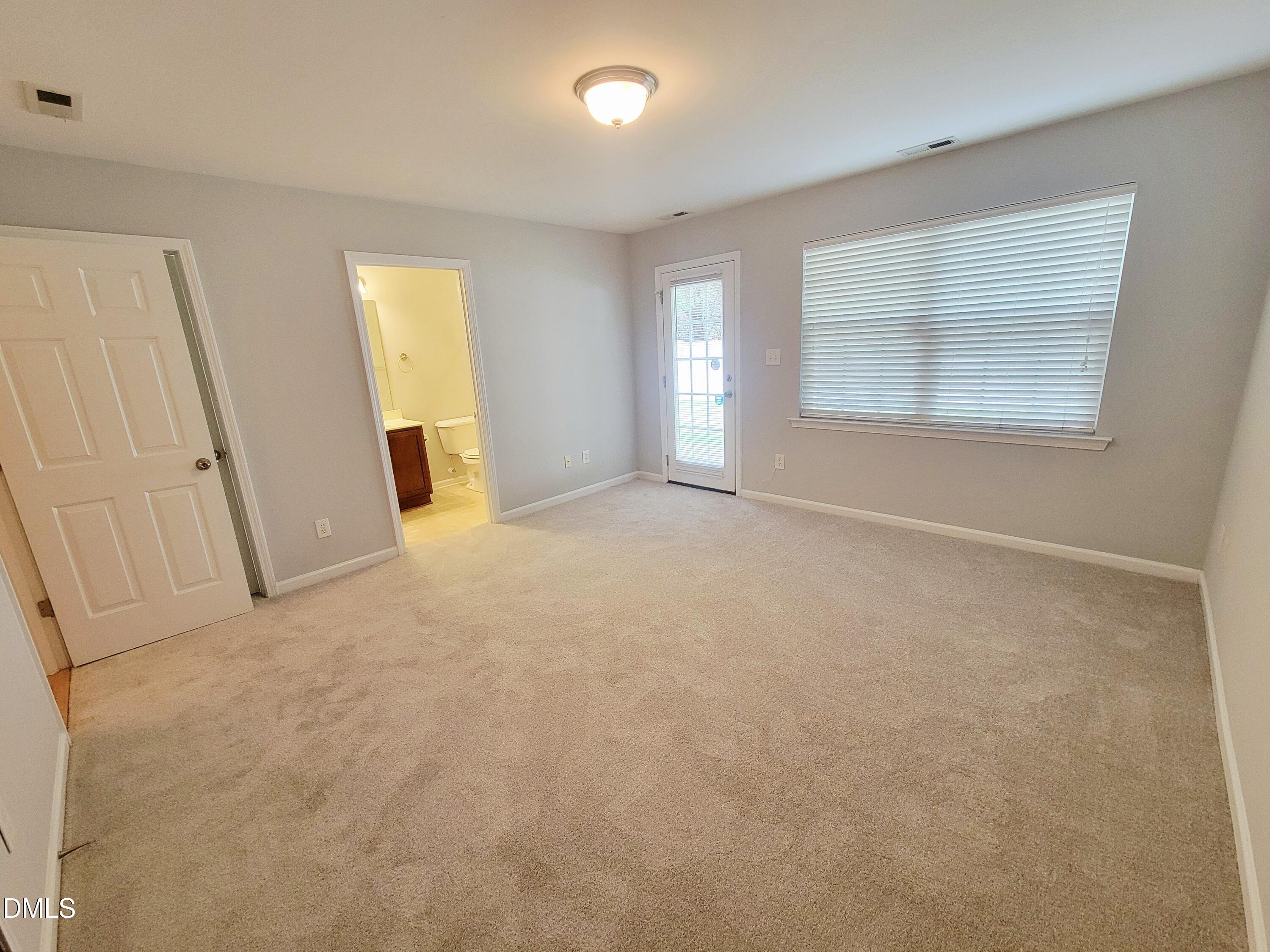 8827 Thornton Town Place Property Photo 8