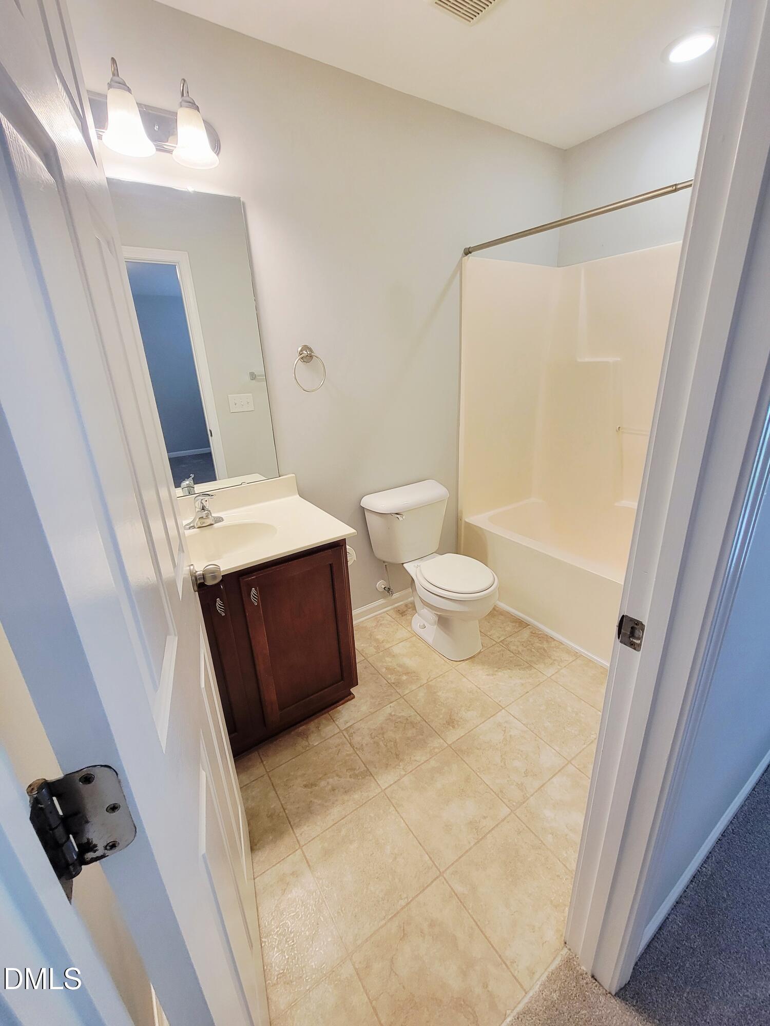 8827 Thornton Town Place Property Photo 11