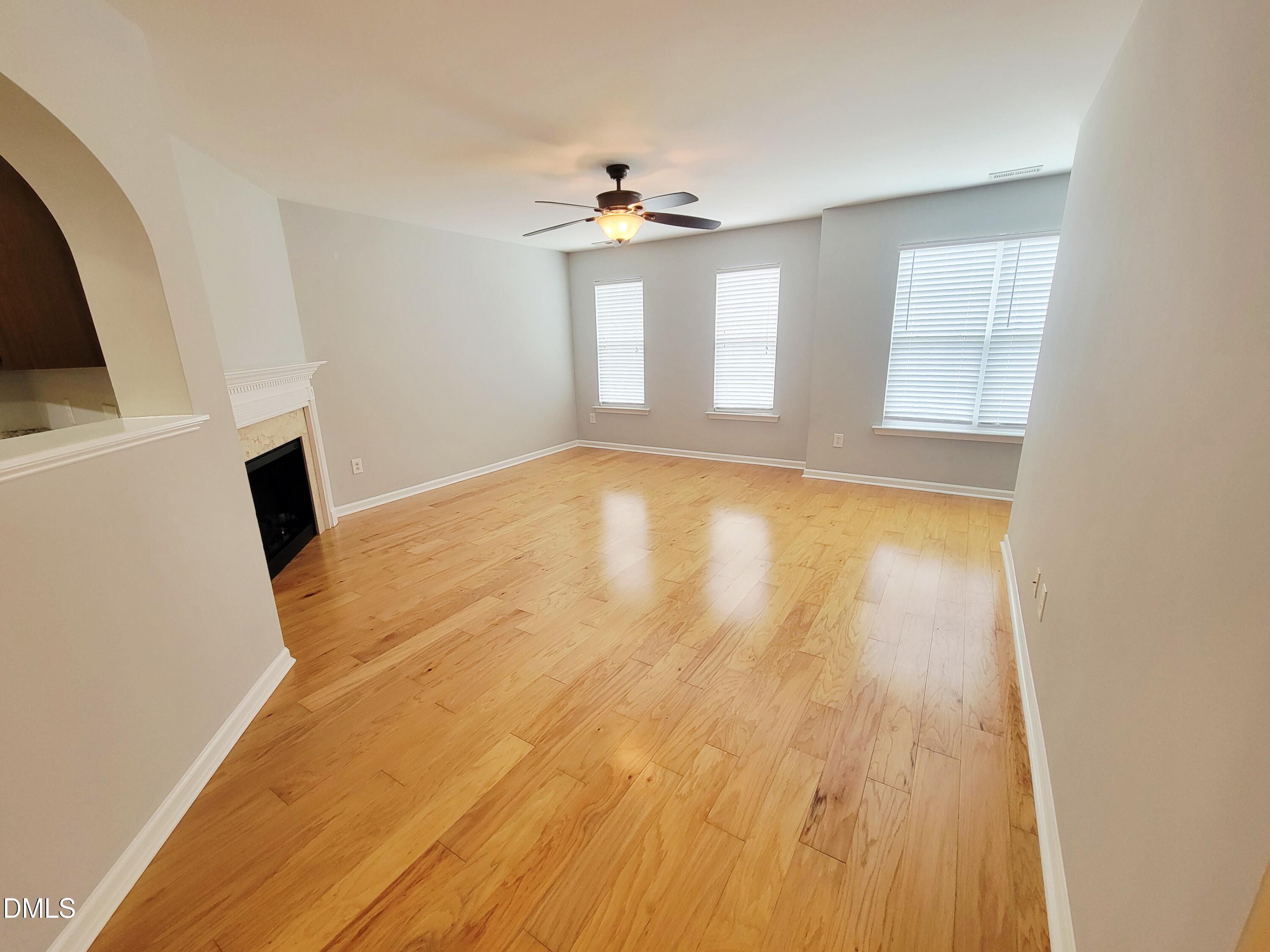 8827 Thornton Town Place Property Photo 14