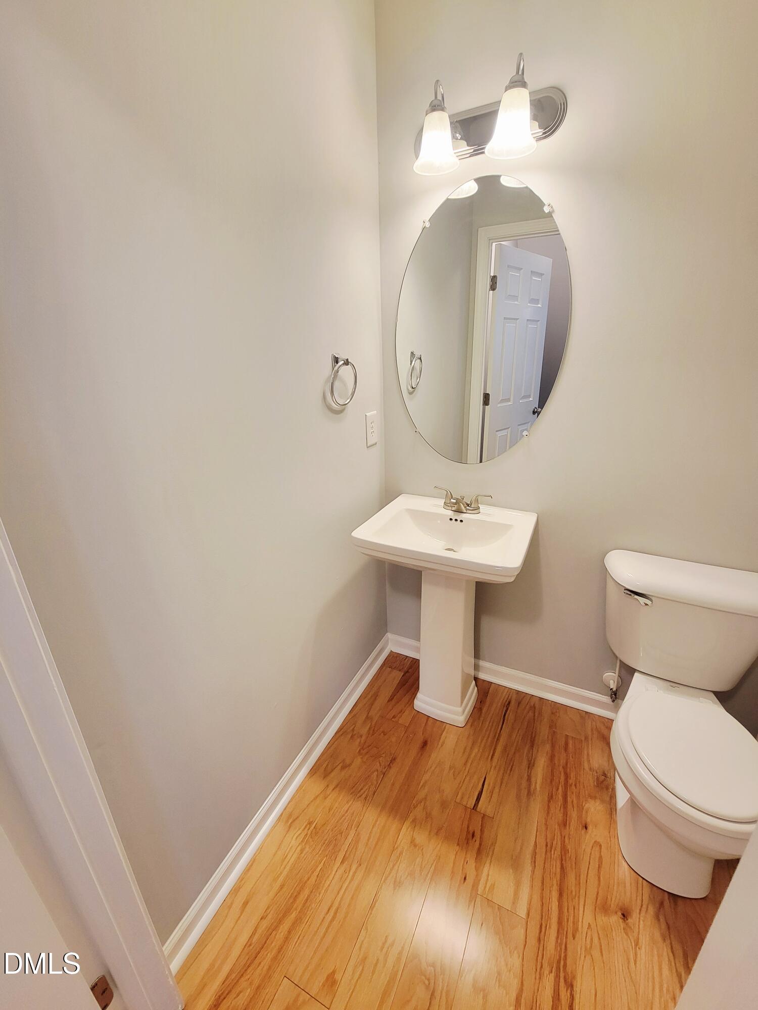 8827 Thornton Town Place Property Photo 28