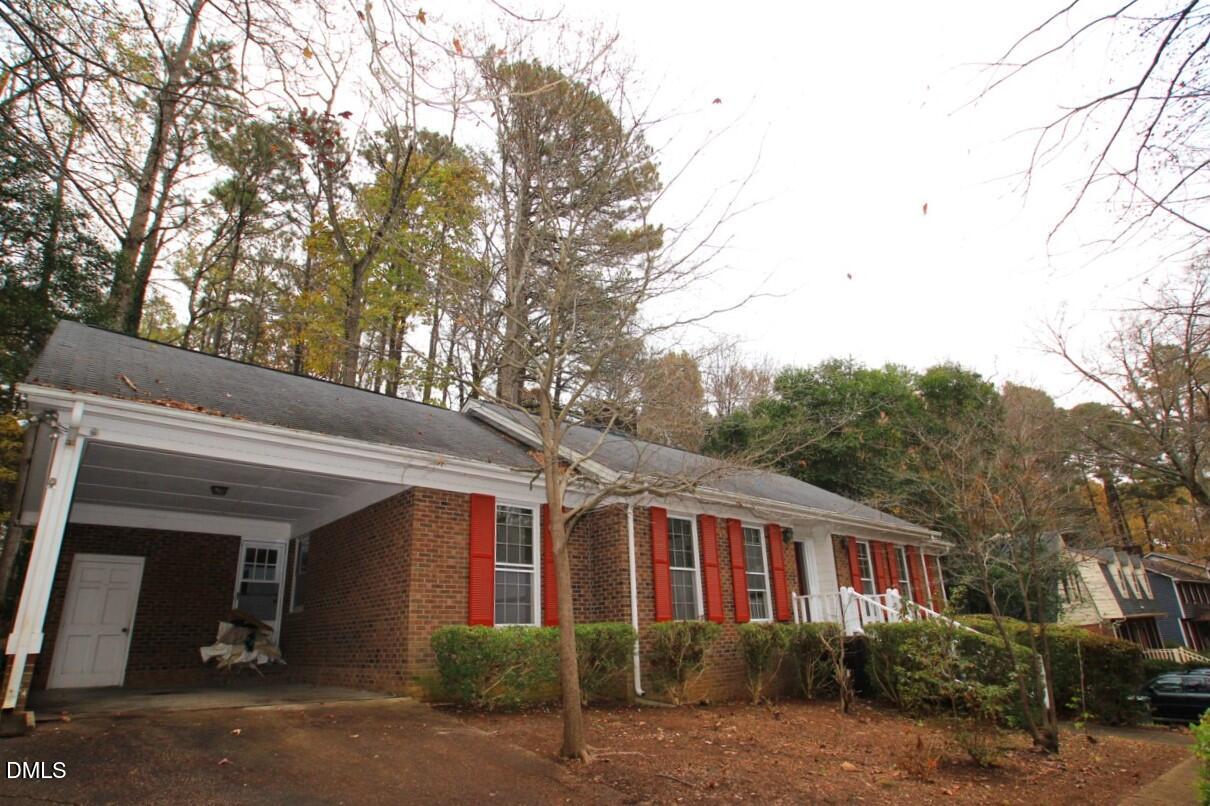 1406 Bloomingdale Drive Property Photo 2