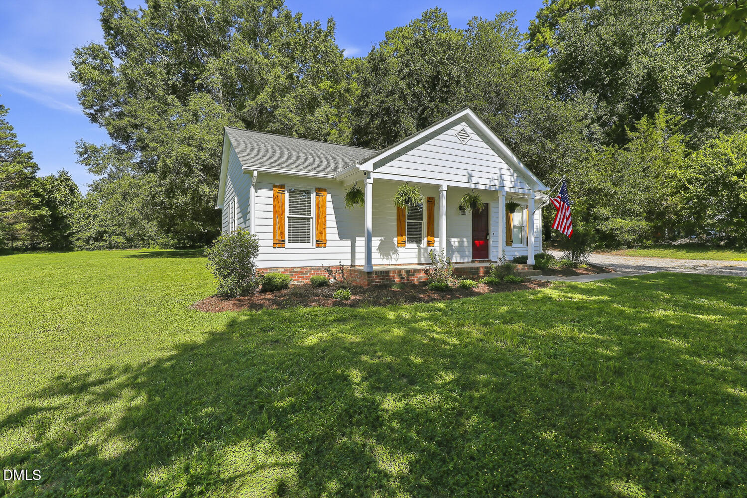 636 Lake Glad Road Property Photo 2