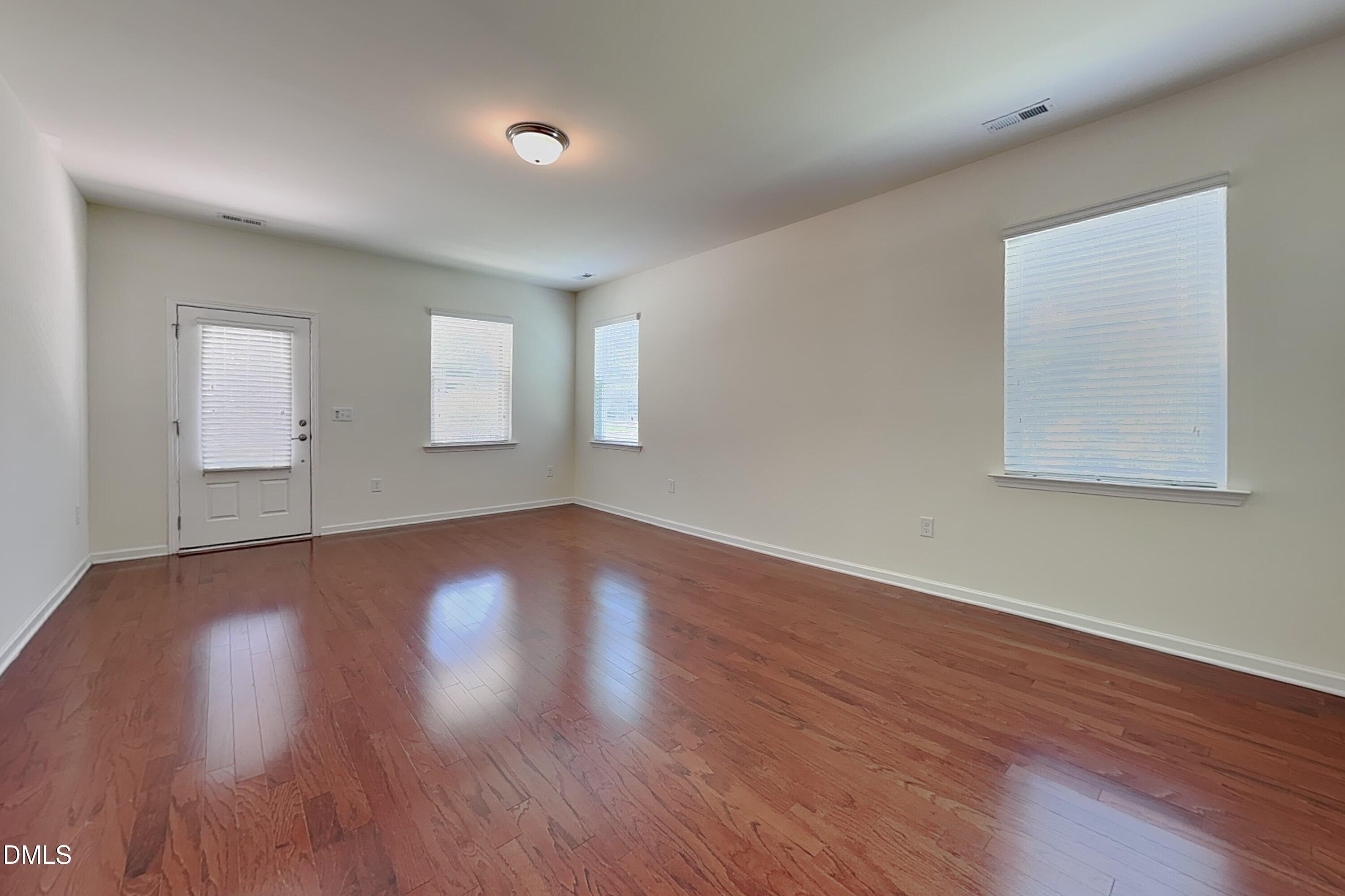 8121 Wheeler Wds Property Photo 6