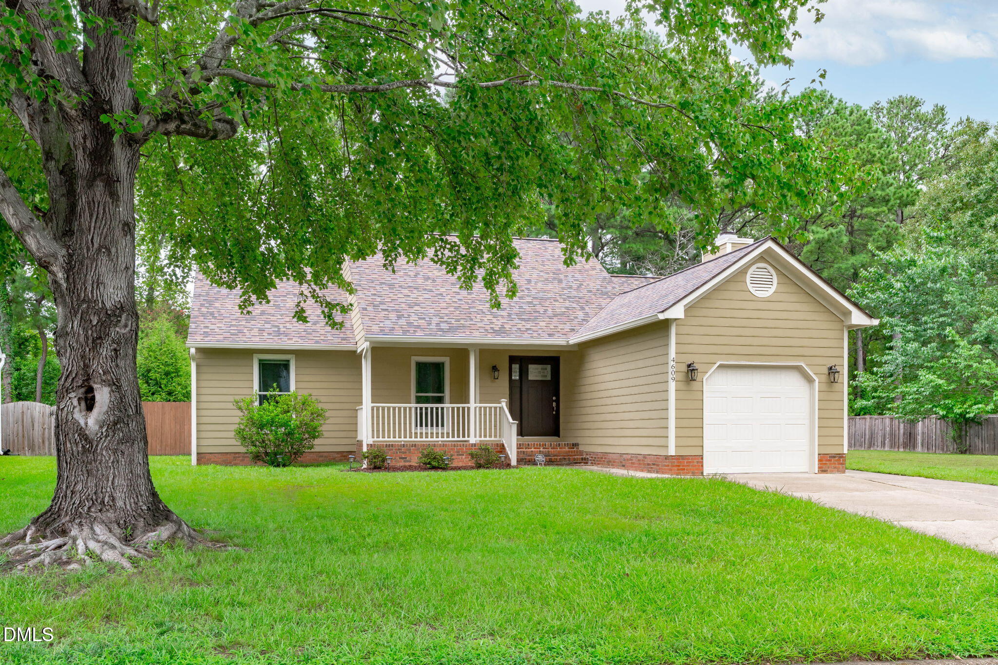 4609 Knightsbridge Way Property Photo 1