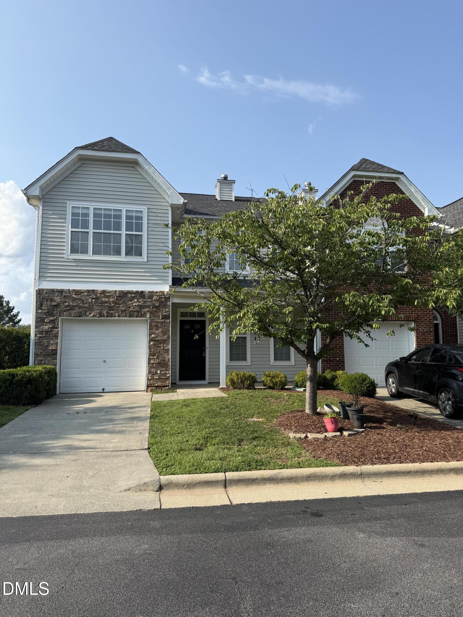 537 Writers Way Property Photo 1