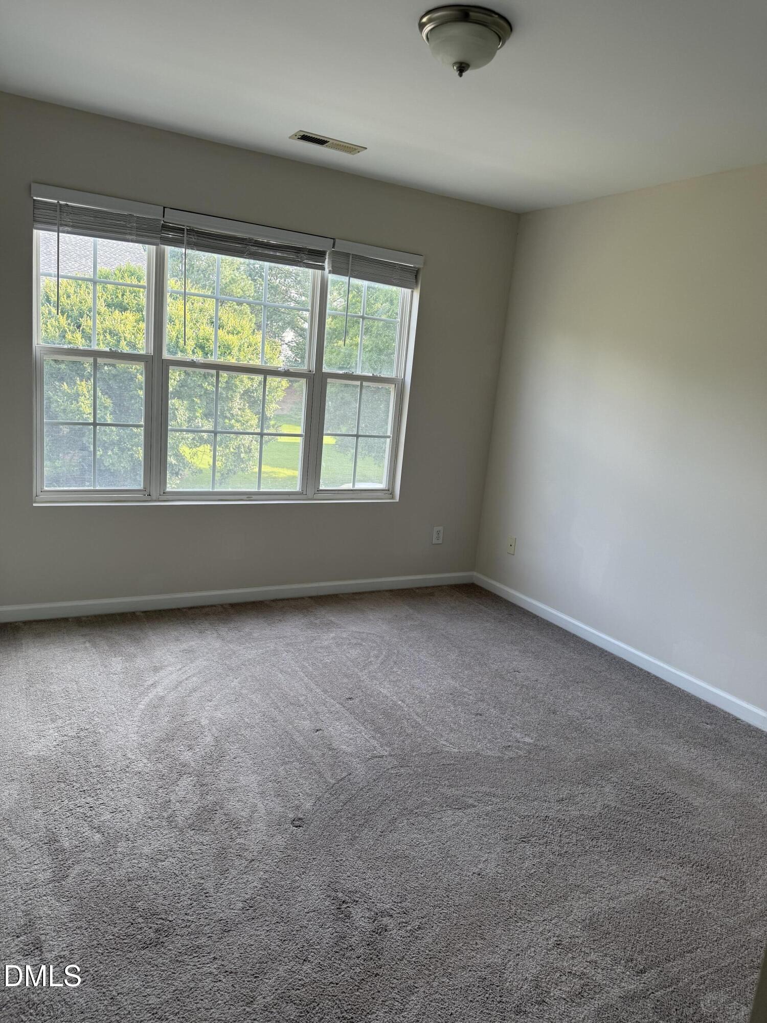 537 Writers Way Property Photo 4