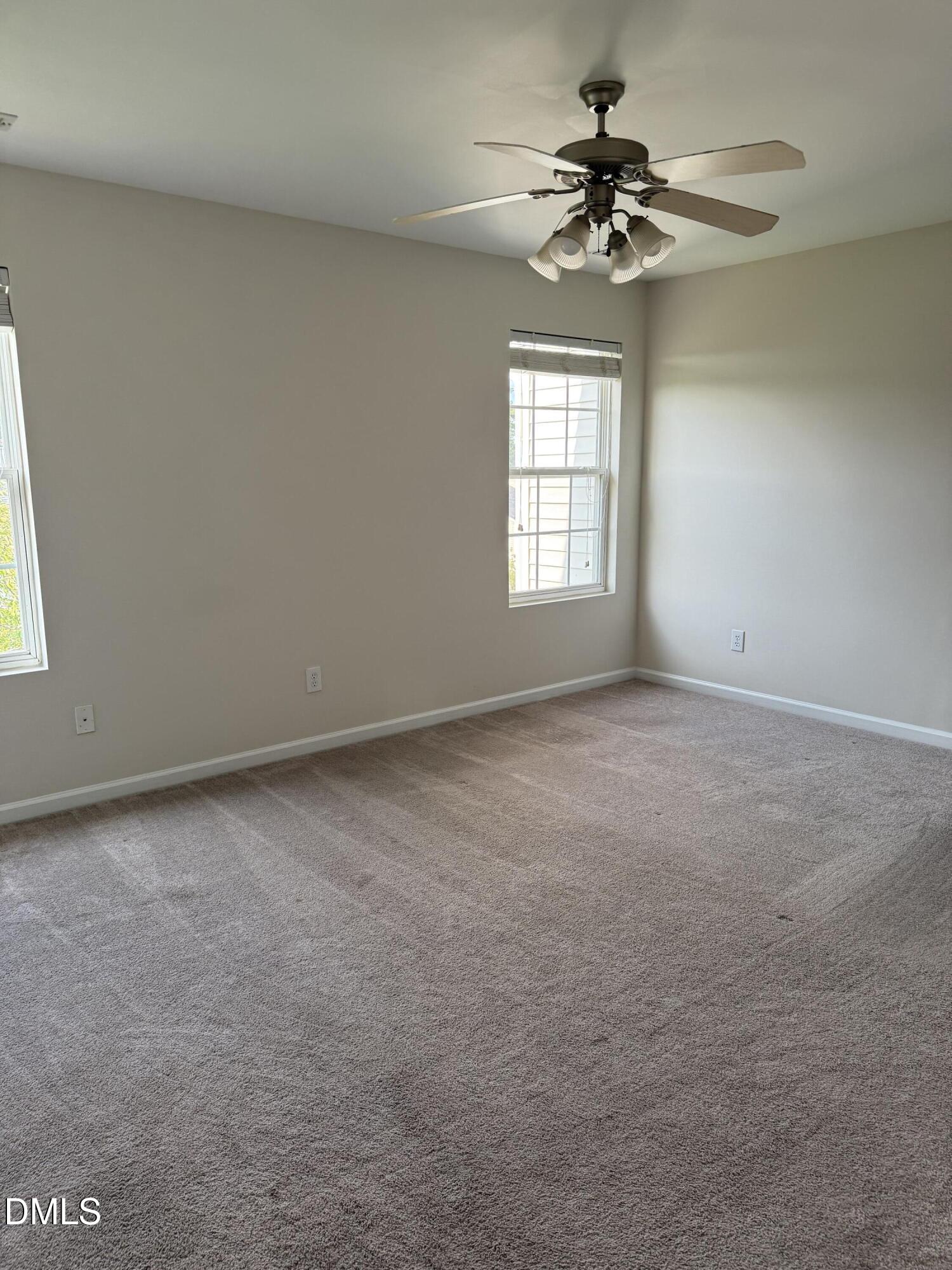 537 Writers Way Property Photo 5