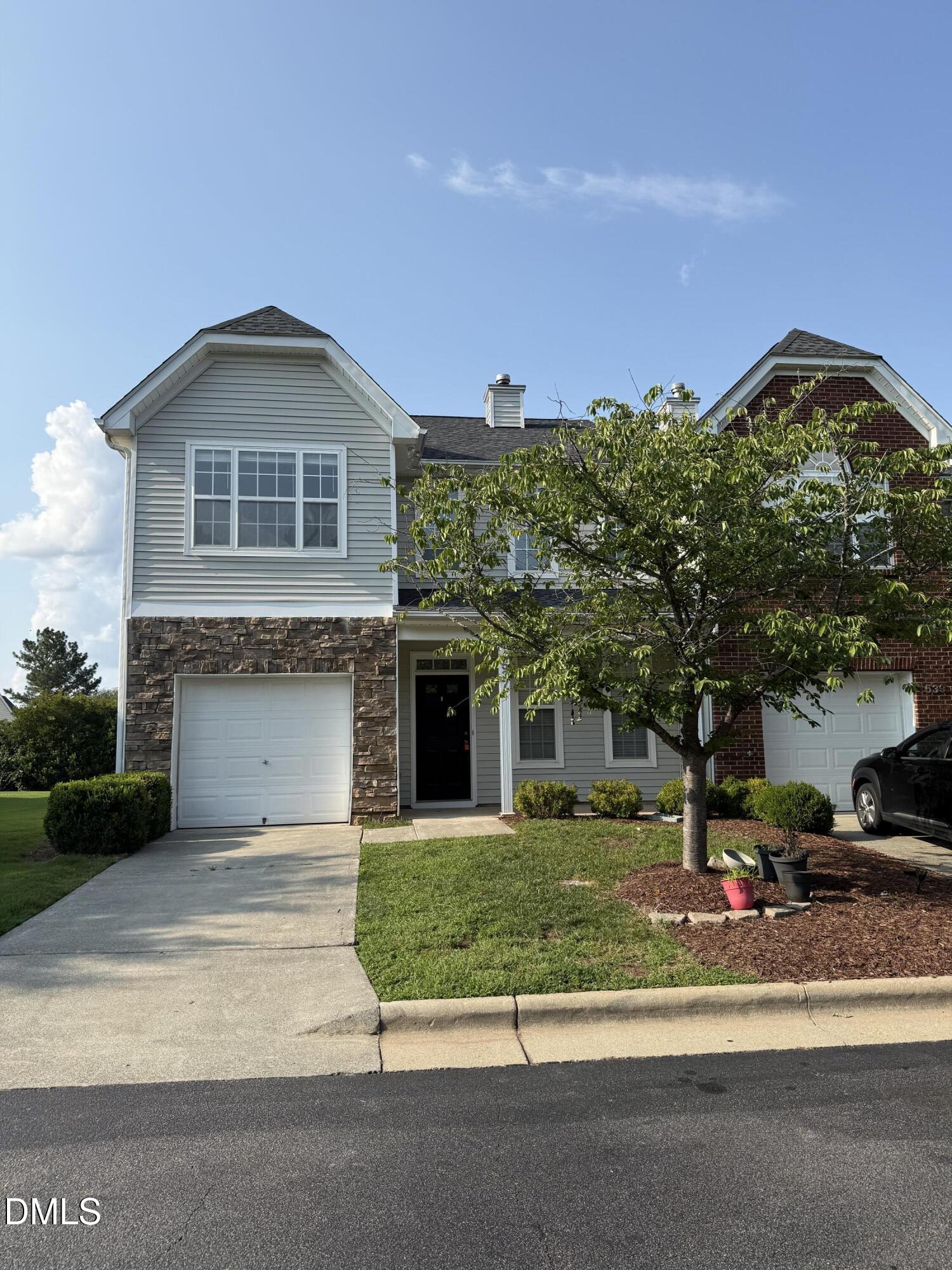 537 Writers Way Property Photo 6