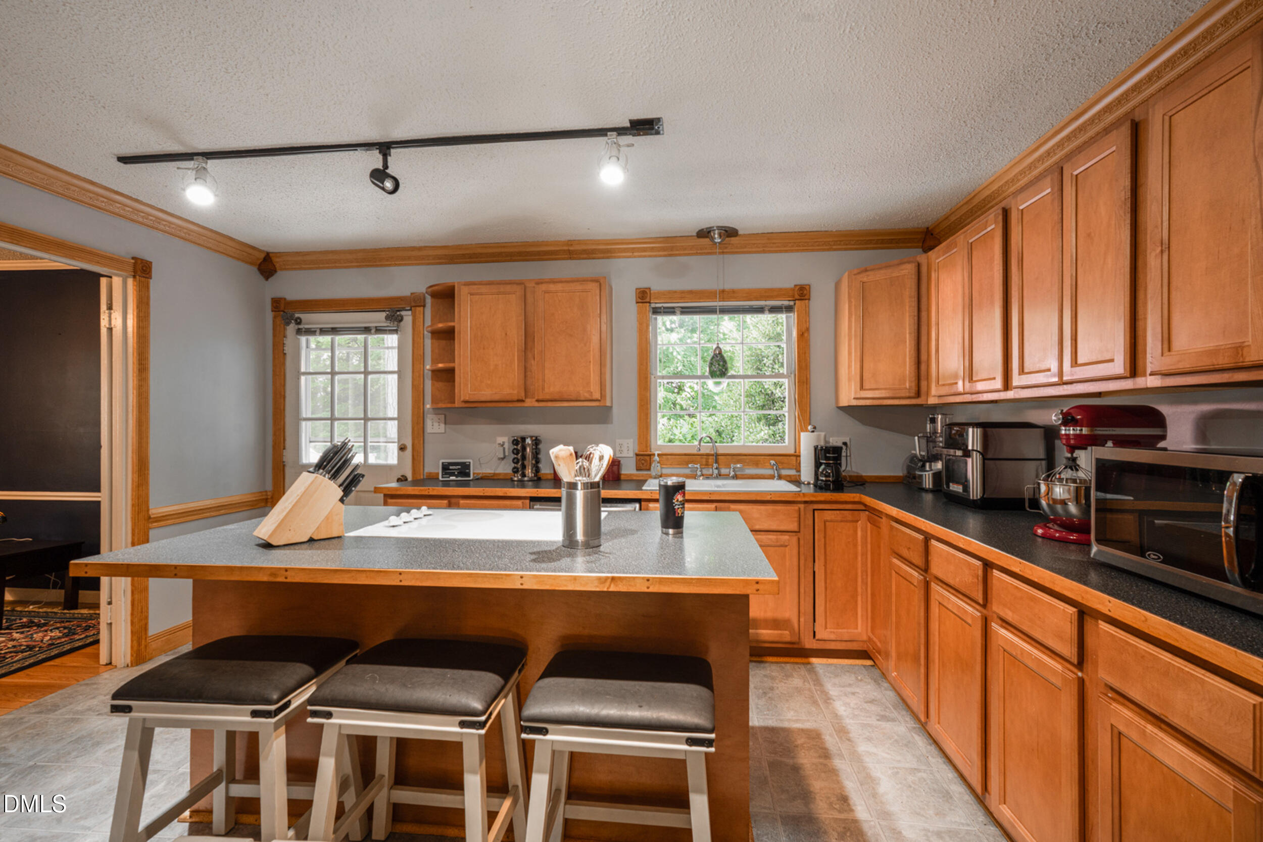 1008 E Millbrook Road Property Photo 8