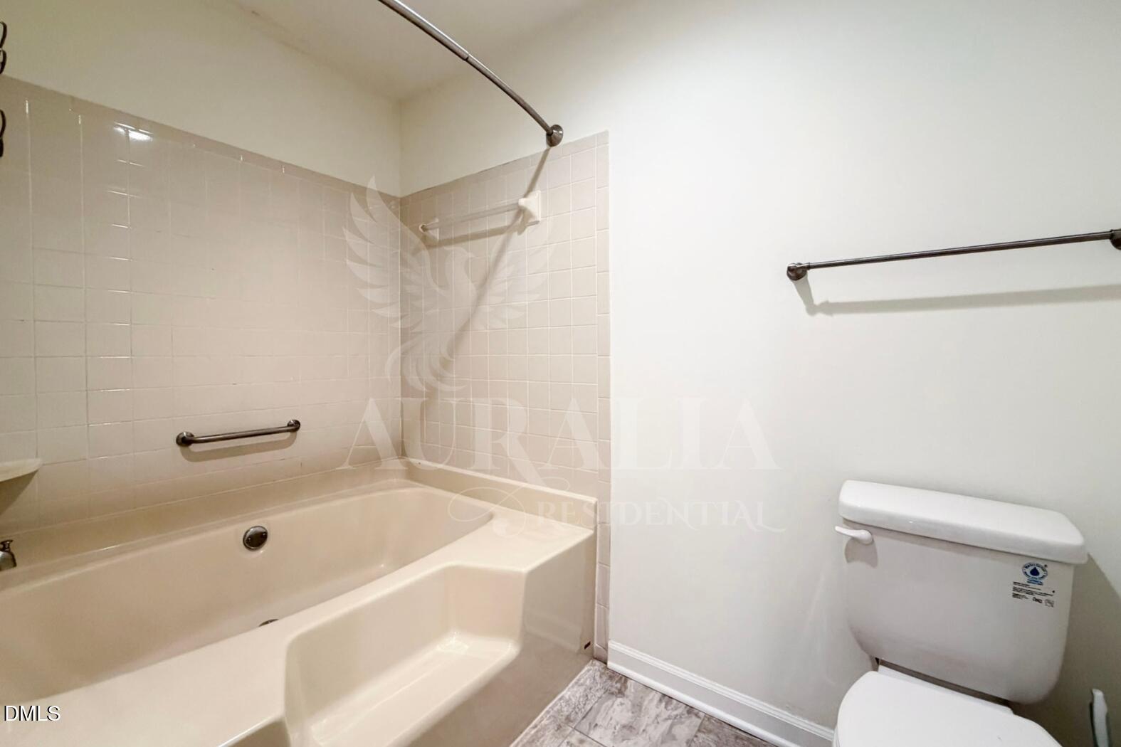 413 New Kent Place Property Photo 28