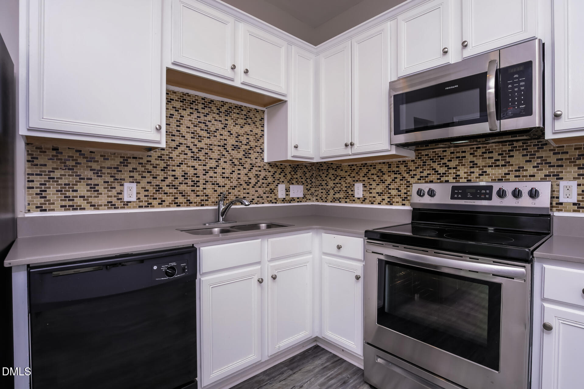 1109 Early Rise Street Property Photo 10