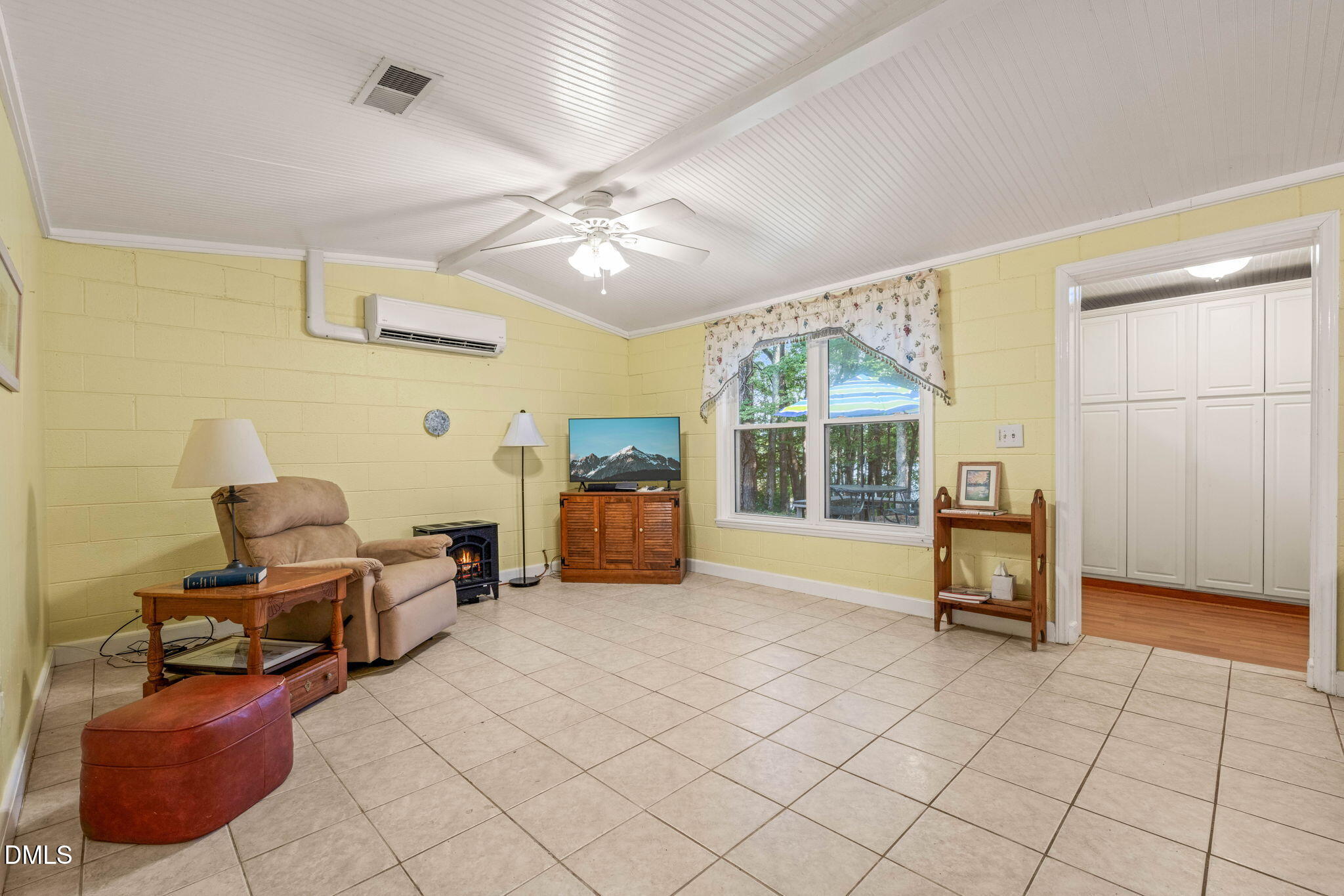 480 Fruit Hill Road Property Photo 5