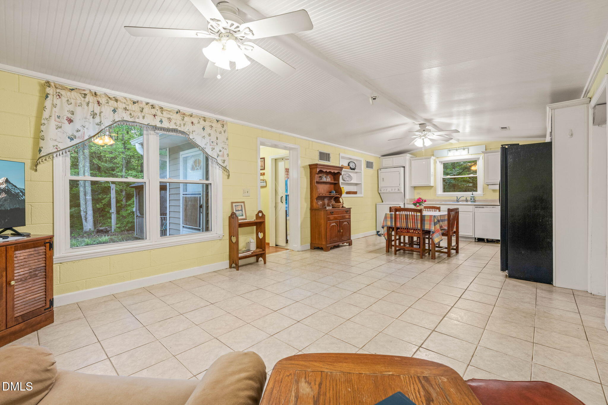 480 Fruit Hill Road Property Photo 6