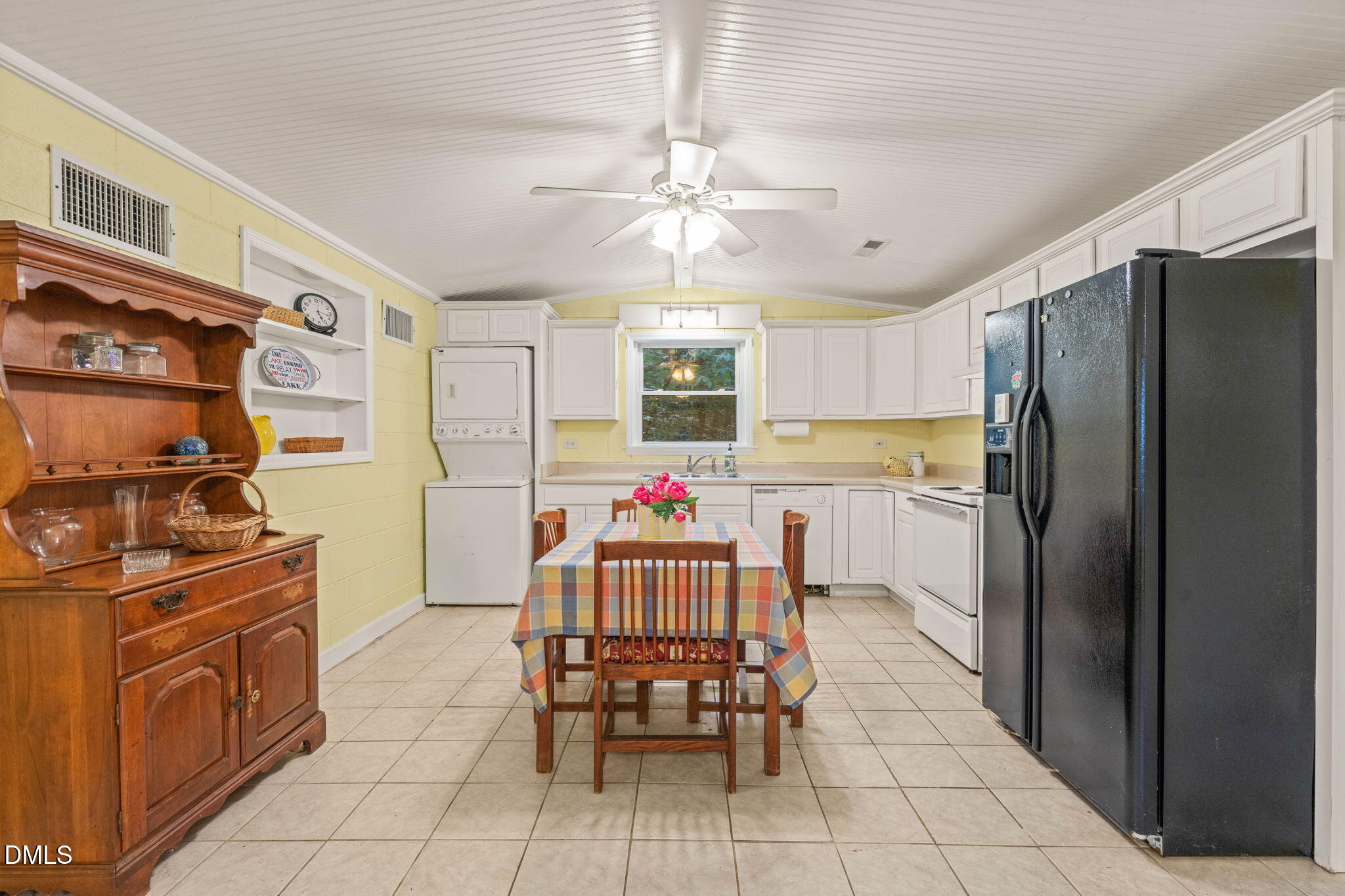 480 Fruit Hill Road Property Photo 8