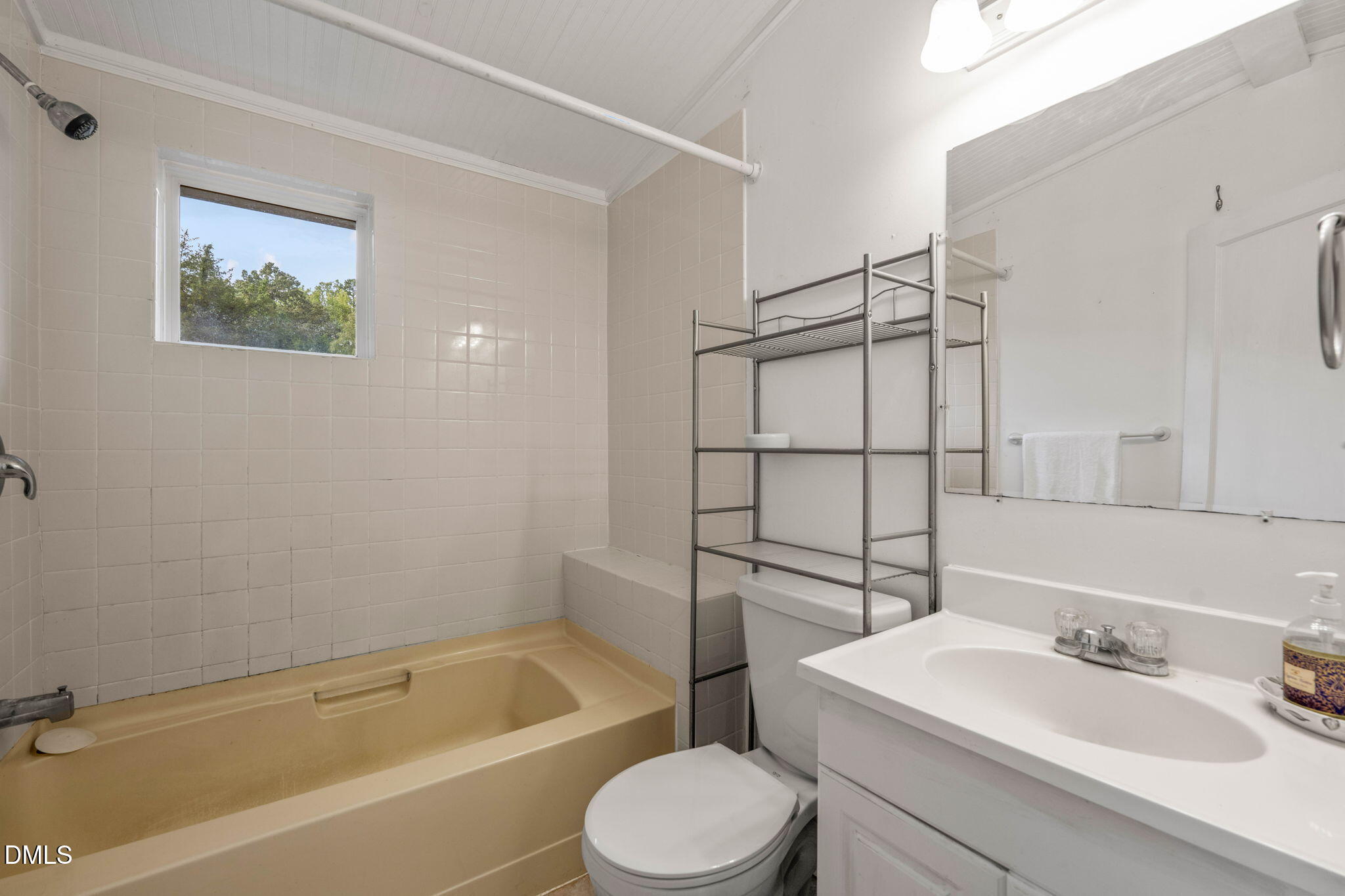 480 Fruit Hill Road Property Photo 11