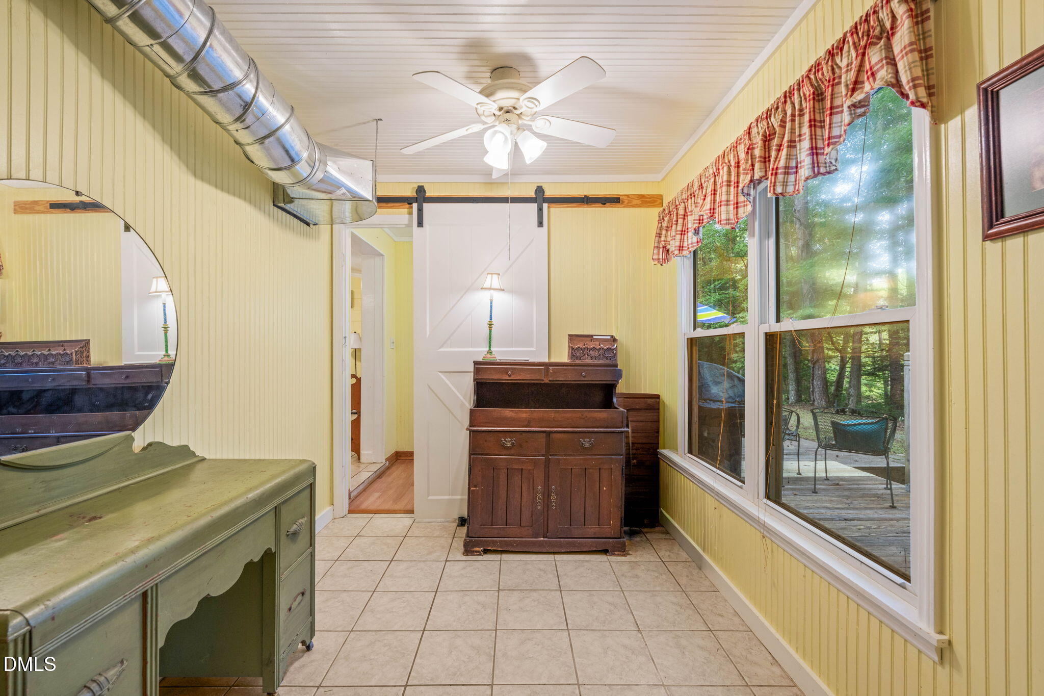 480 Fruit Hill Road Property Photo 14