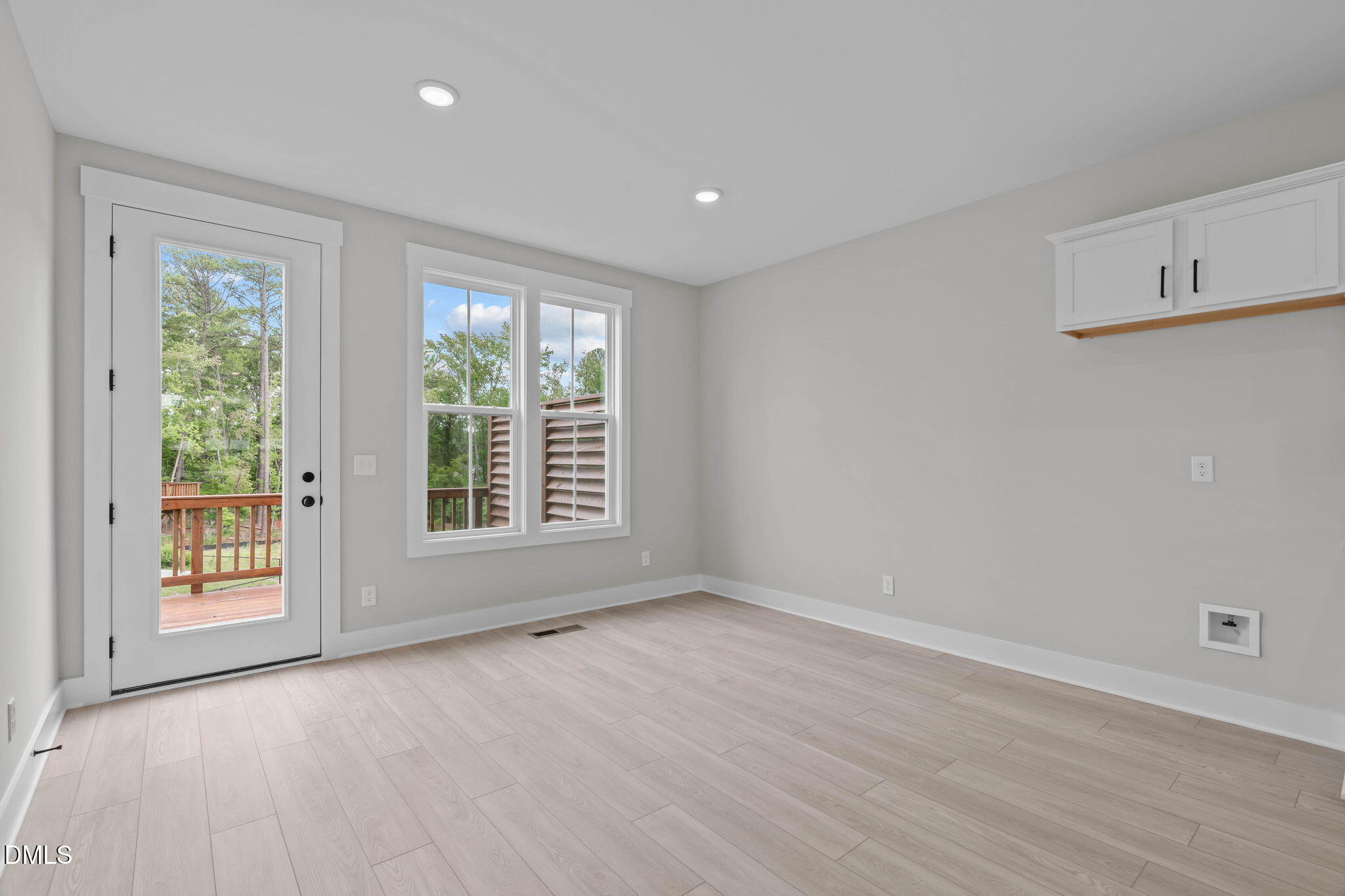 501 Plumleaf Lane Property Photo 4