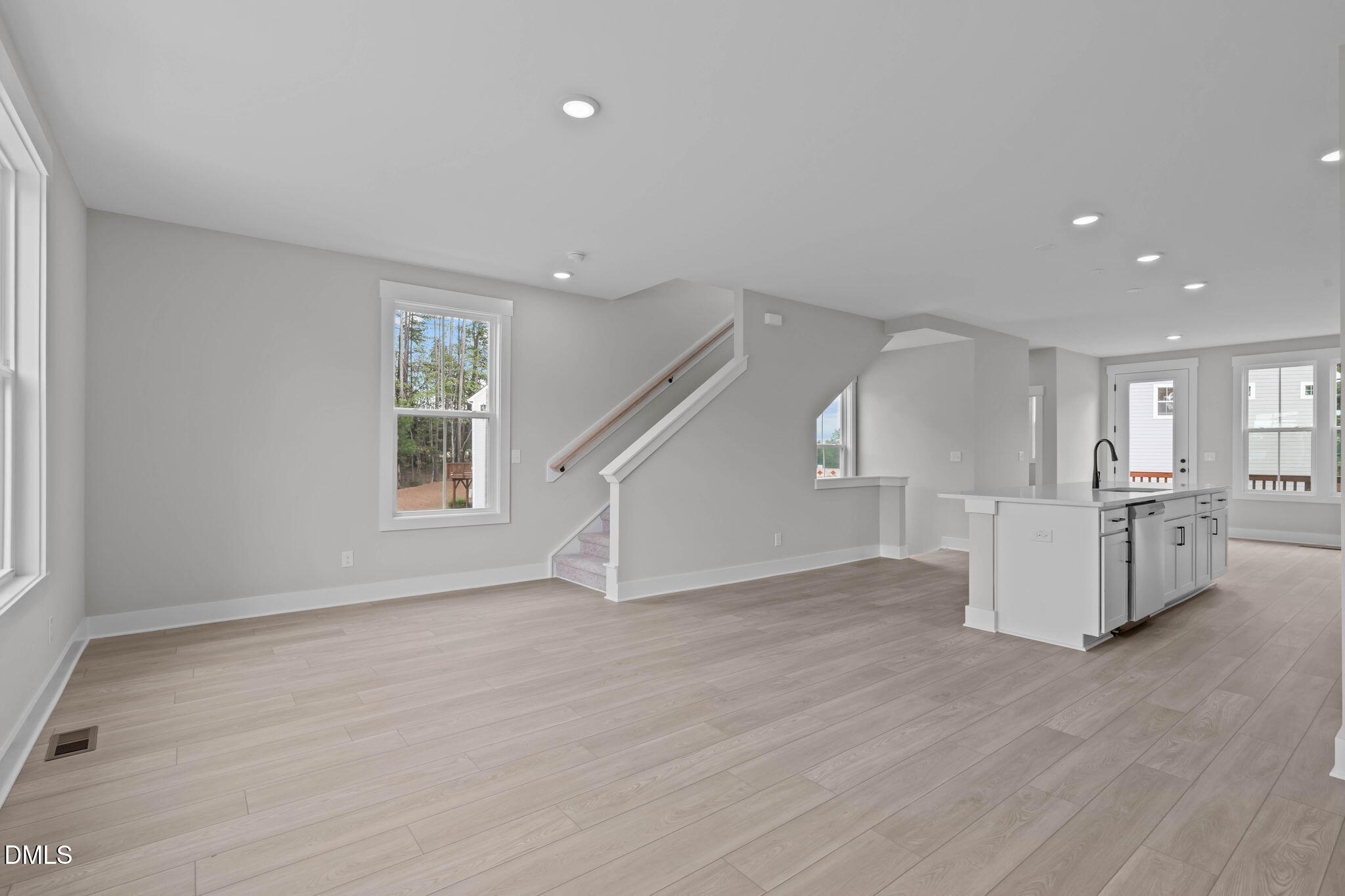 501 Plumleaf Lane Property Photo 15