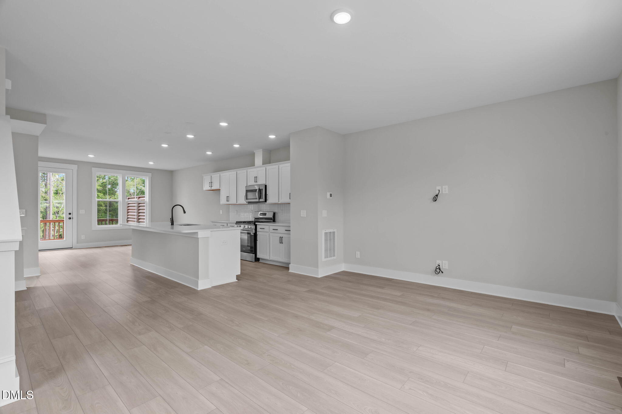 501 Plumleaf Lane Property Photo 16