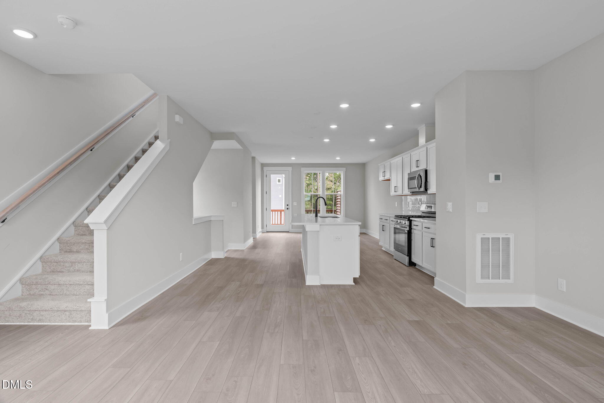 501 Plumleaf Lane Property Photo 17