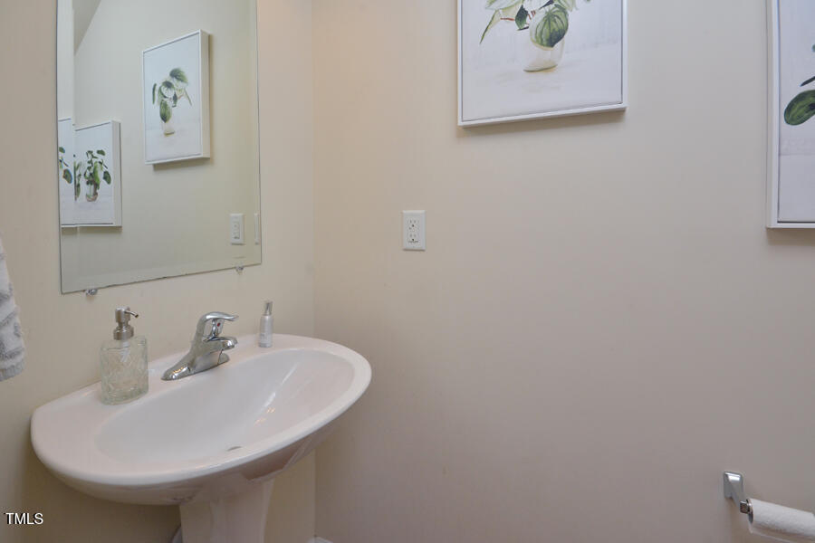 100 Stratford Lakes Drive 324 Property Photo 8