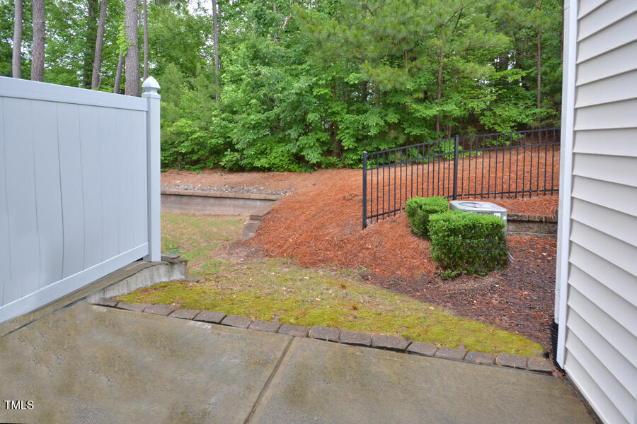 100 Stratford Lakes Drive 324 Property Photo 17