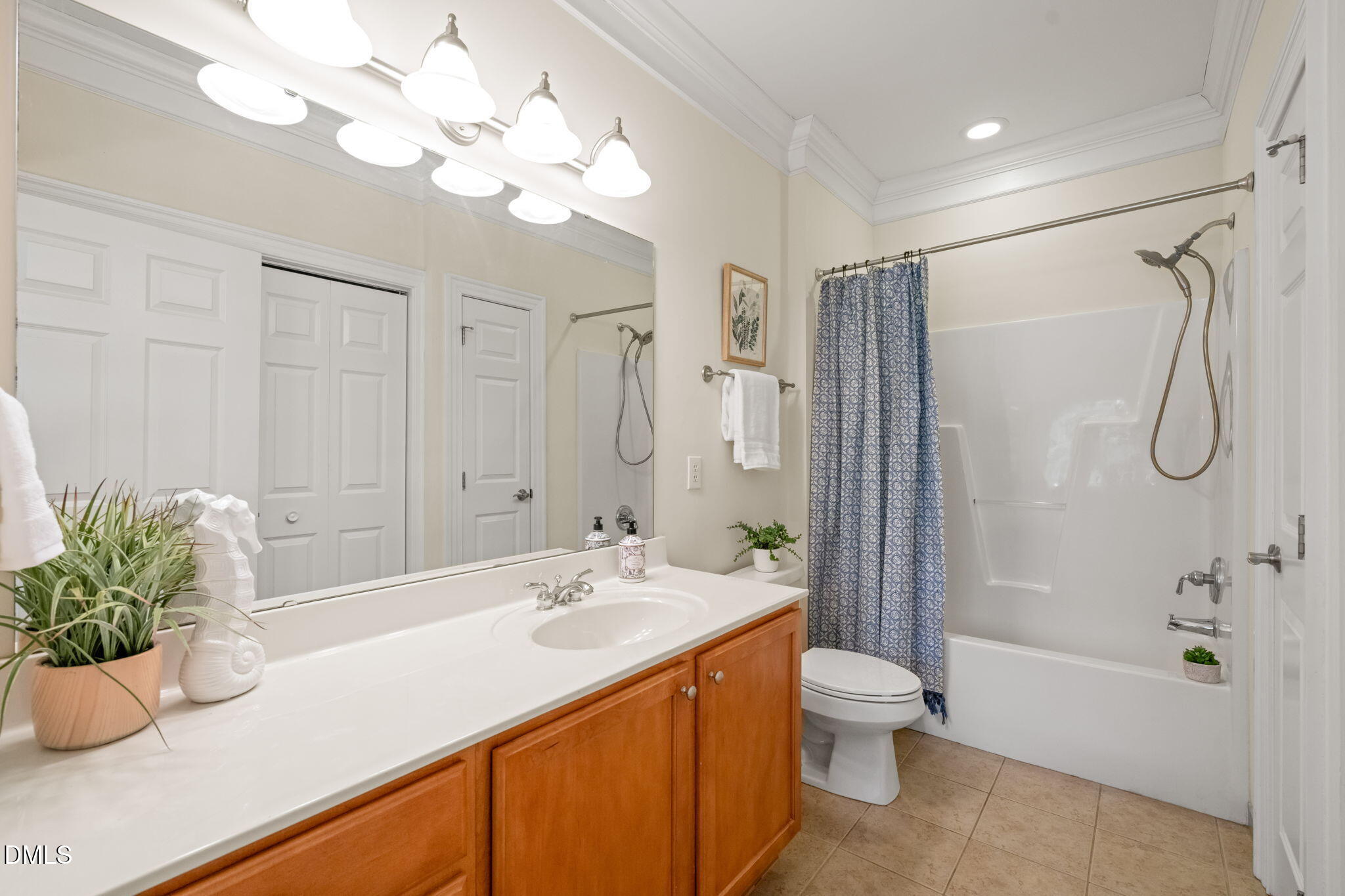 225 Waterford Lake Drive Property Photo 23