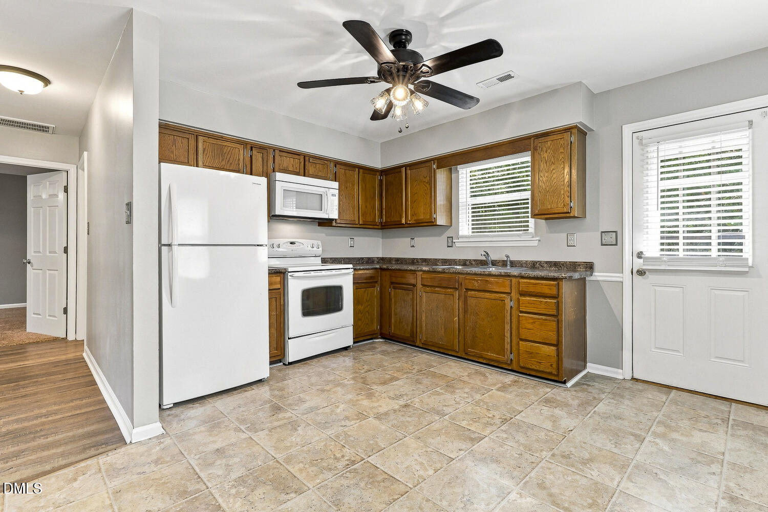 2606 Kingdom Way Property Photo 3