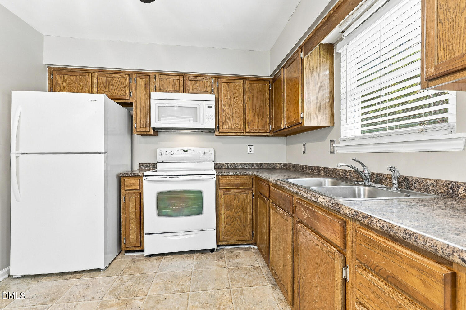 2606 Kingdom Way Property Photo 5