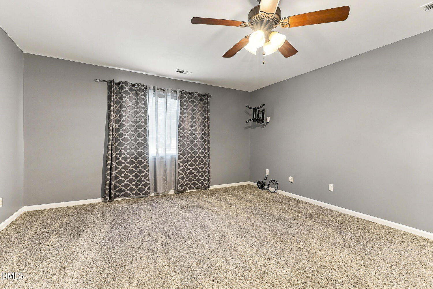 2606 Kingdom Way Property Photo 8