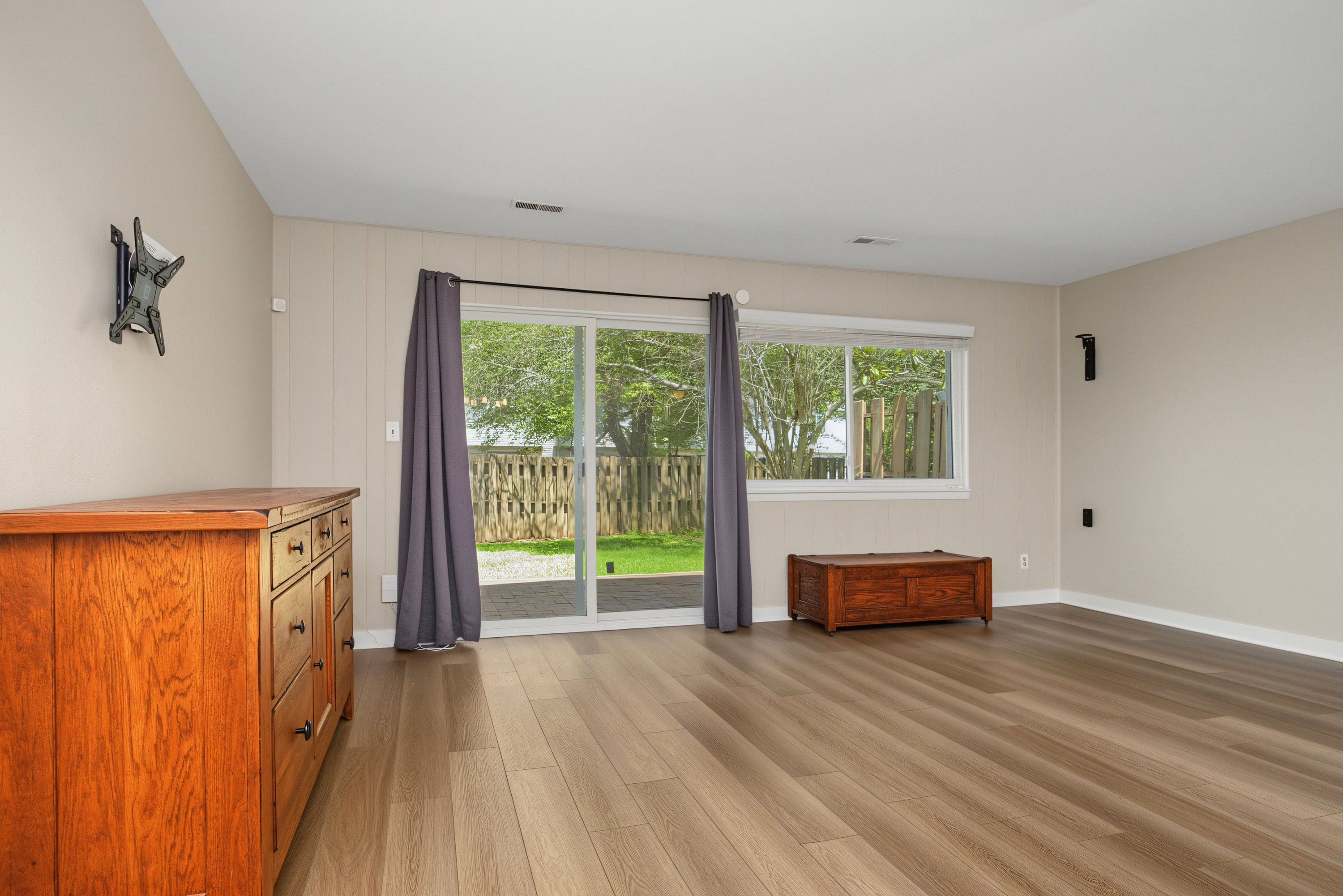 220 Elizabeth Street D9 Property Photo 1