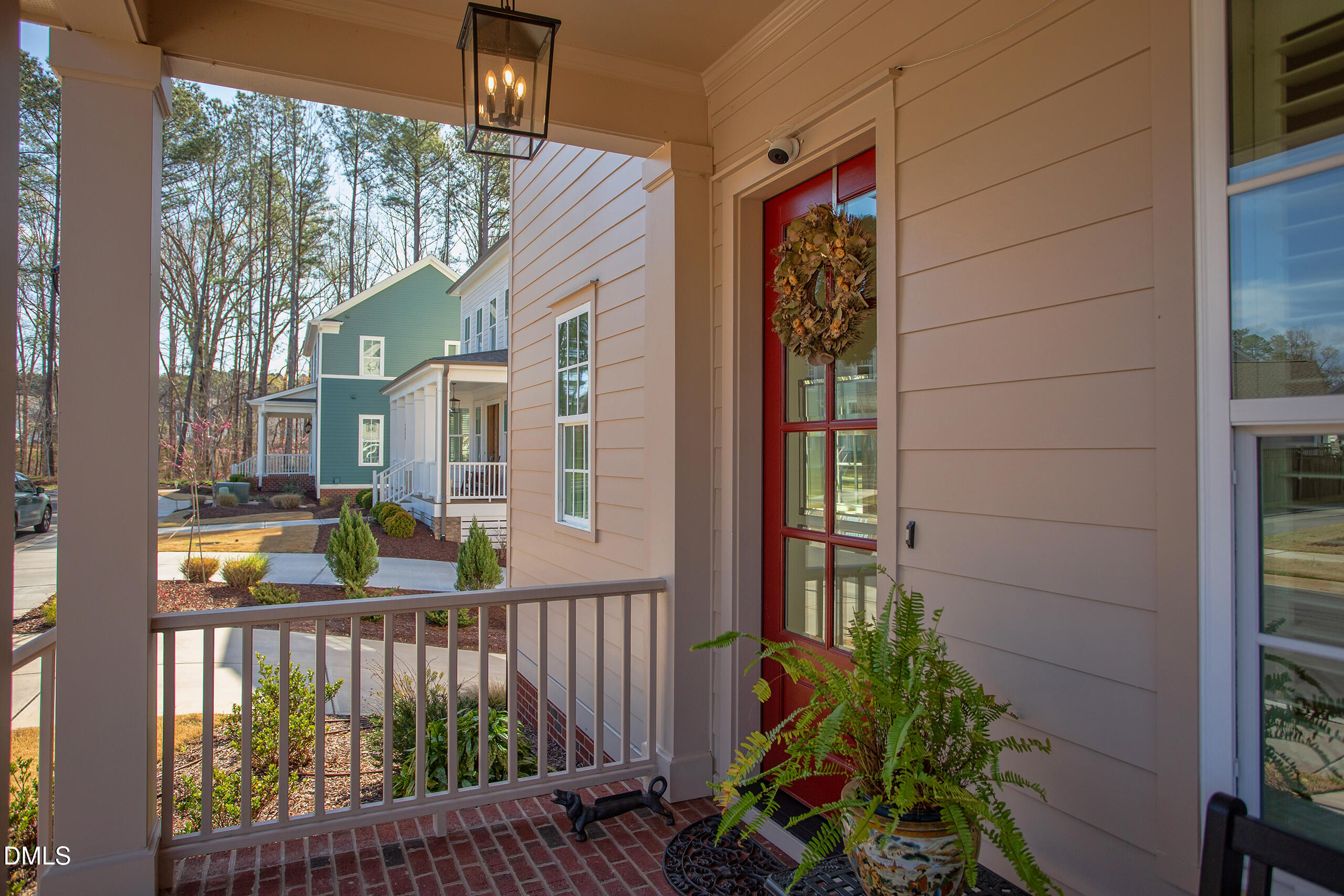 1028 Whitehall Circle Property Photo 4