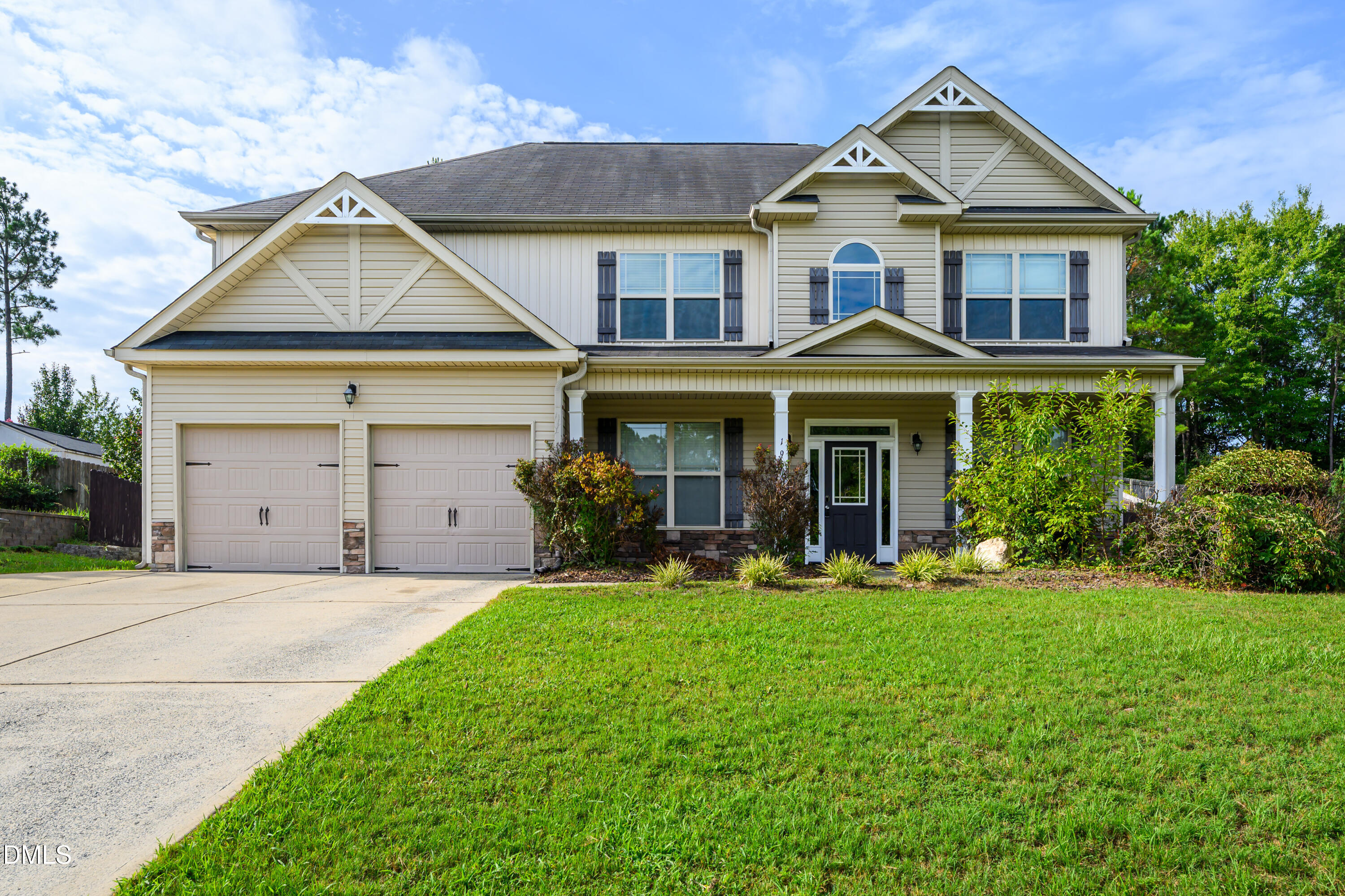 199 Skycroft Drive Property Photo 1
