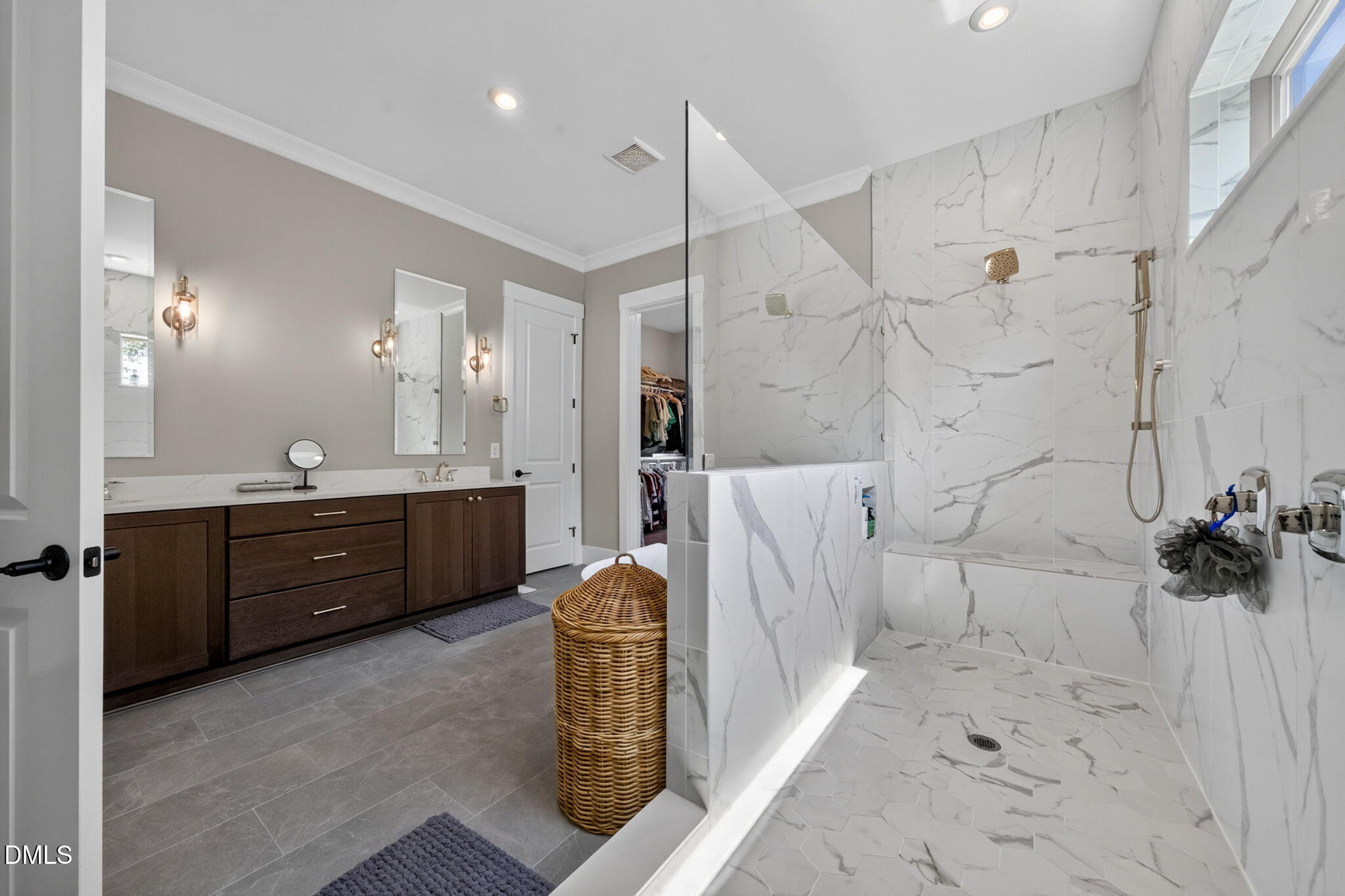 370 Bellini Drive Property Photo 33