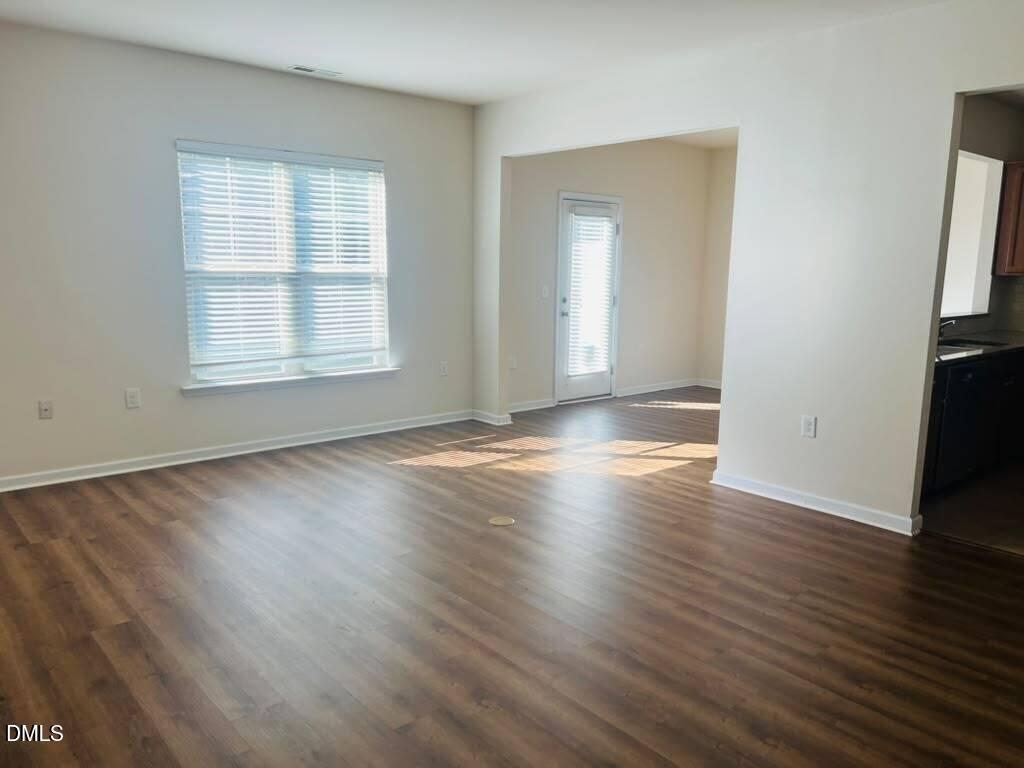 522 Denhoff Drive Property Photo 6