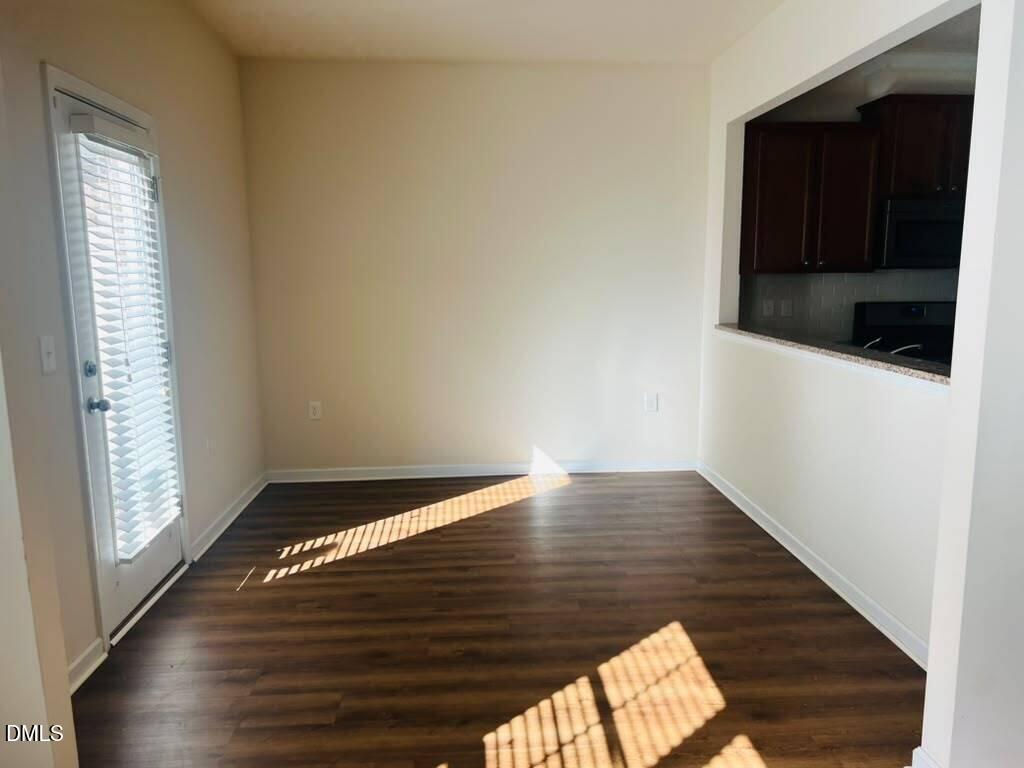 522 Denhoff Drive Property Photo 8