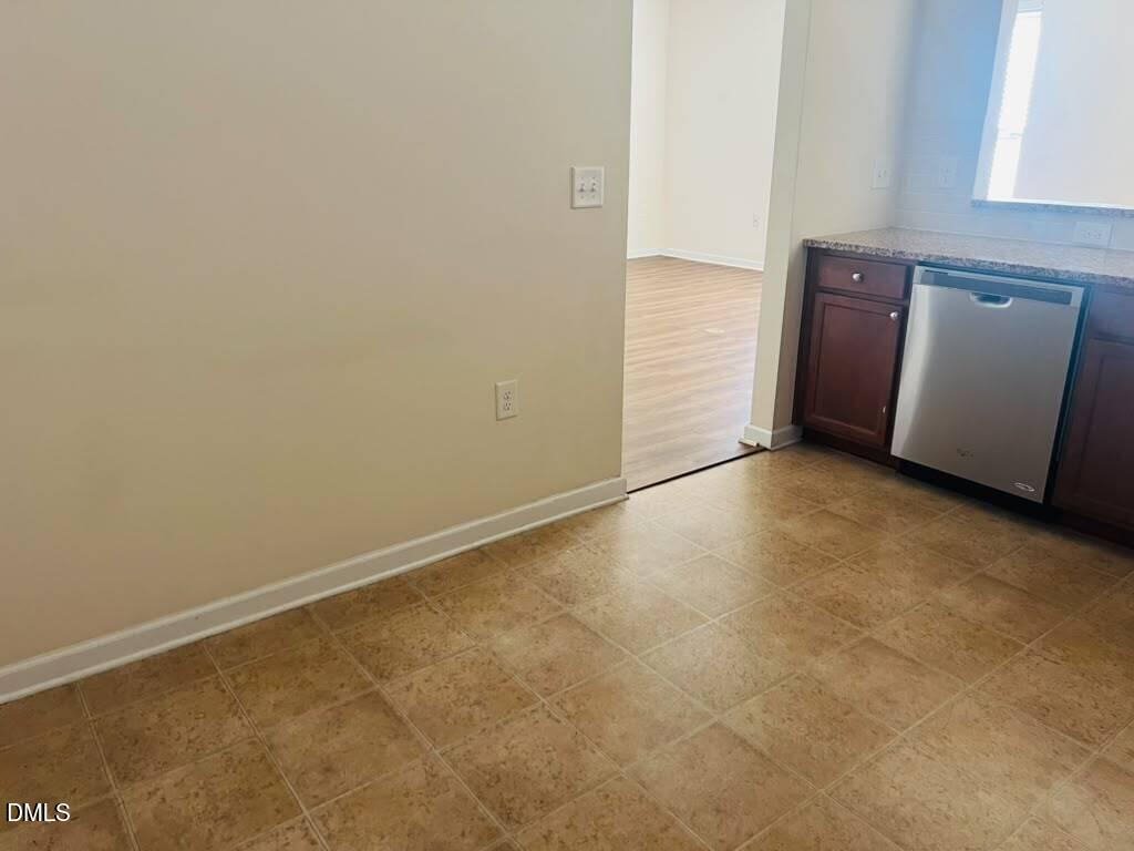 522 Denhoff Drive Property Photo 12